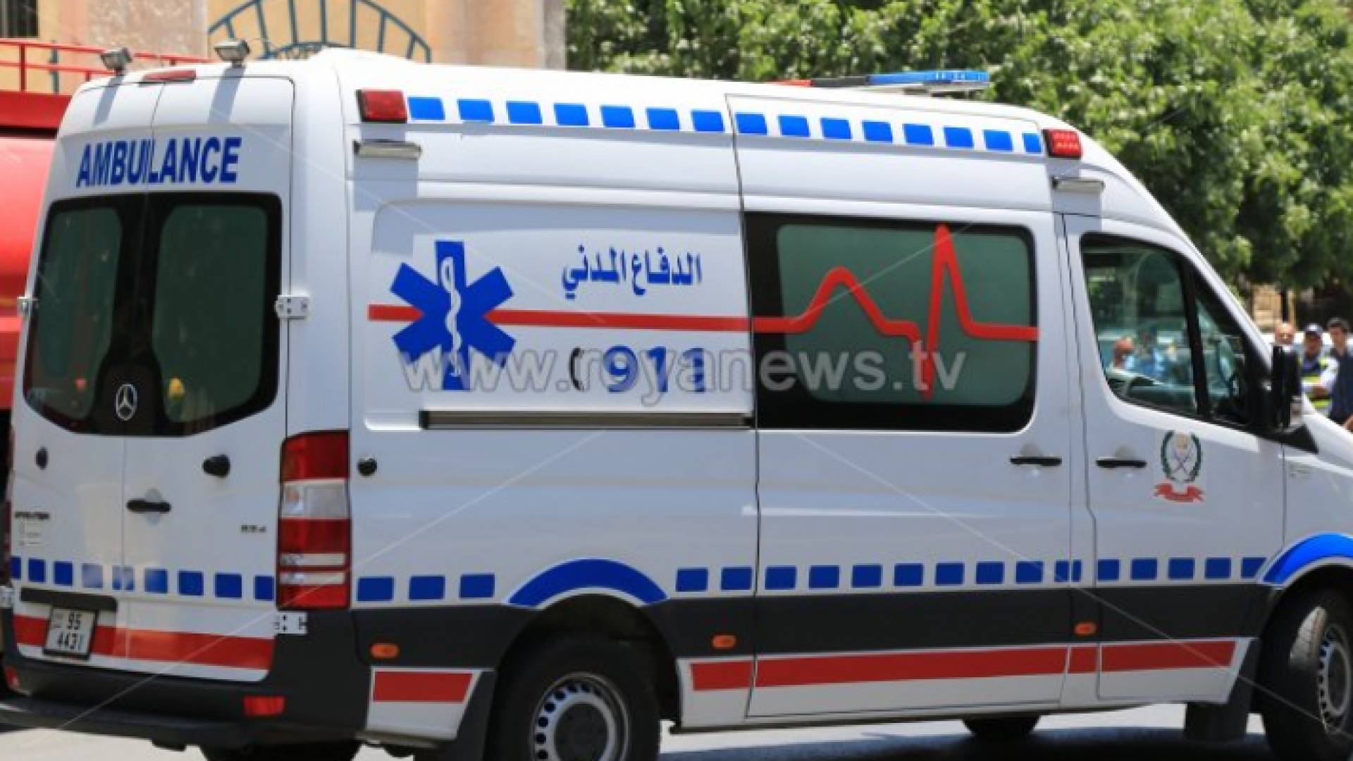 مركبة تابعة للدفاع المدني