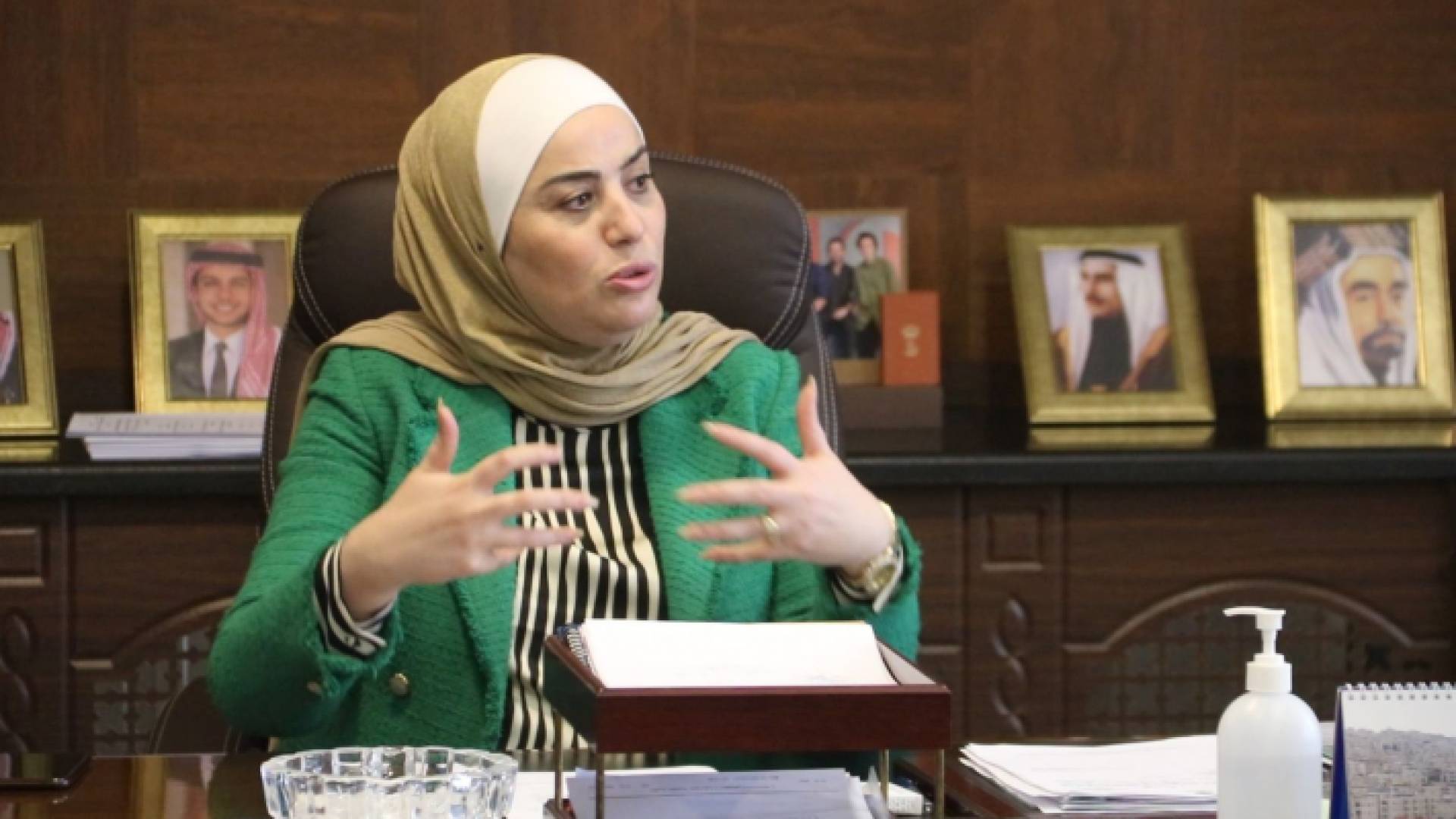 وزيرة التنمية الاجتماعية وفاء بني مصطفى