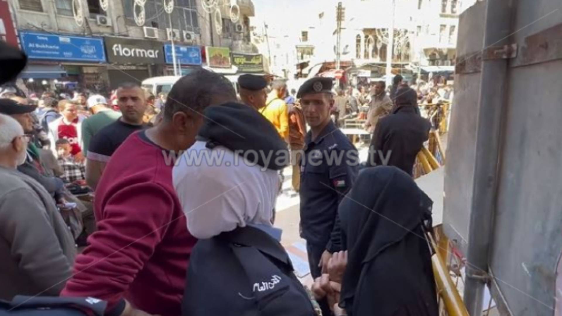 ضبط متسولة في عمان