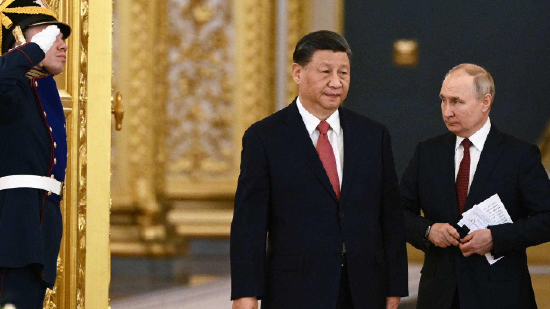 الرئيس الروسي فلاديمير بوتين ونظيره الصيني