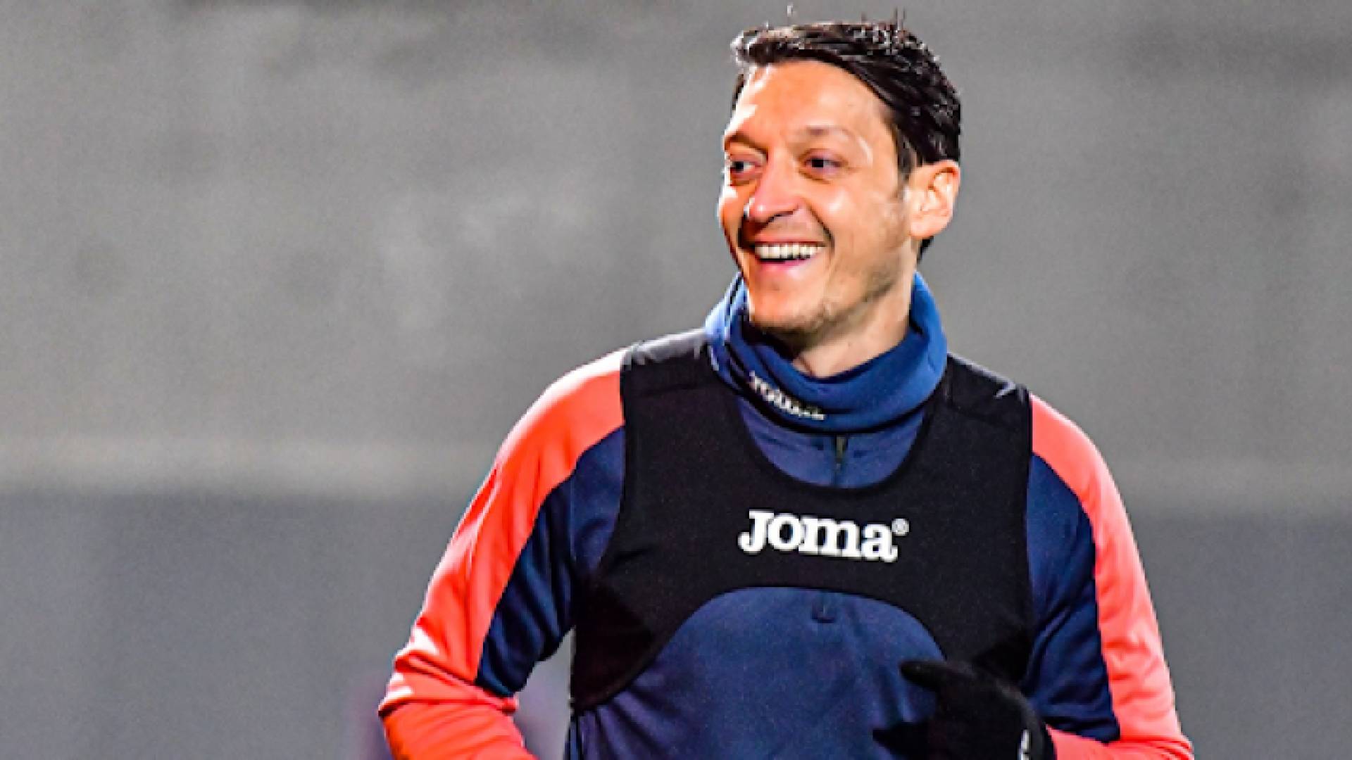 النجم الألماني مسعود اوزيل