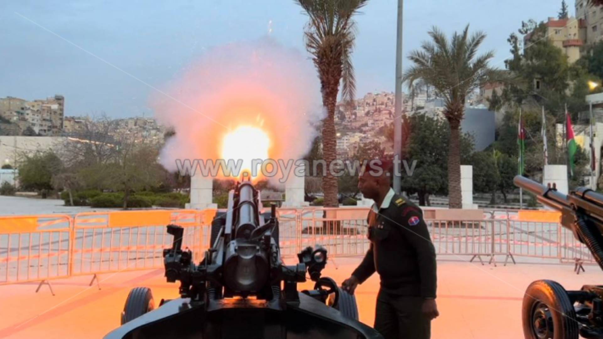 إطلاق مدفع رمضان في عمان