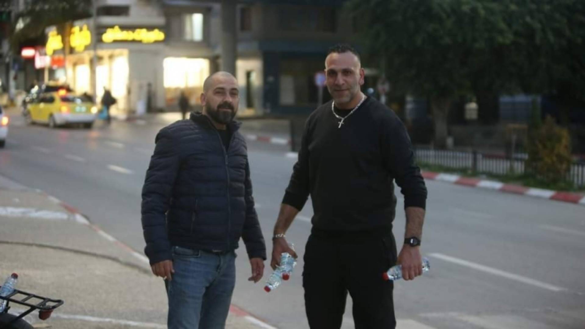 خليل كوع في أحد الشوارع الفلسطينية