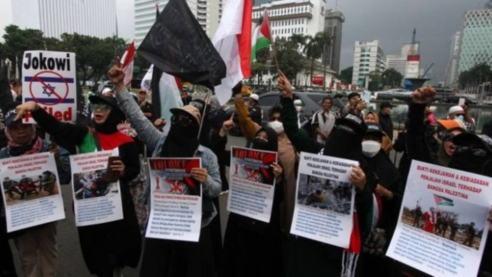 محتجون في إندونيسيا
