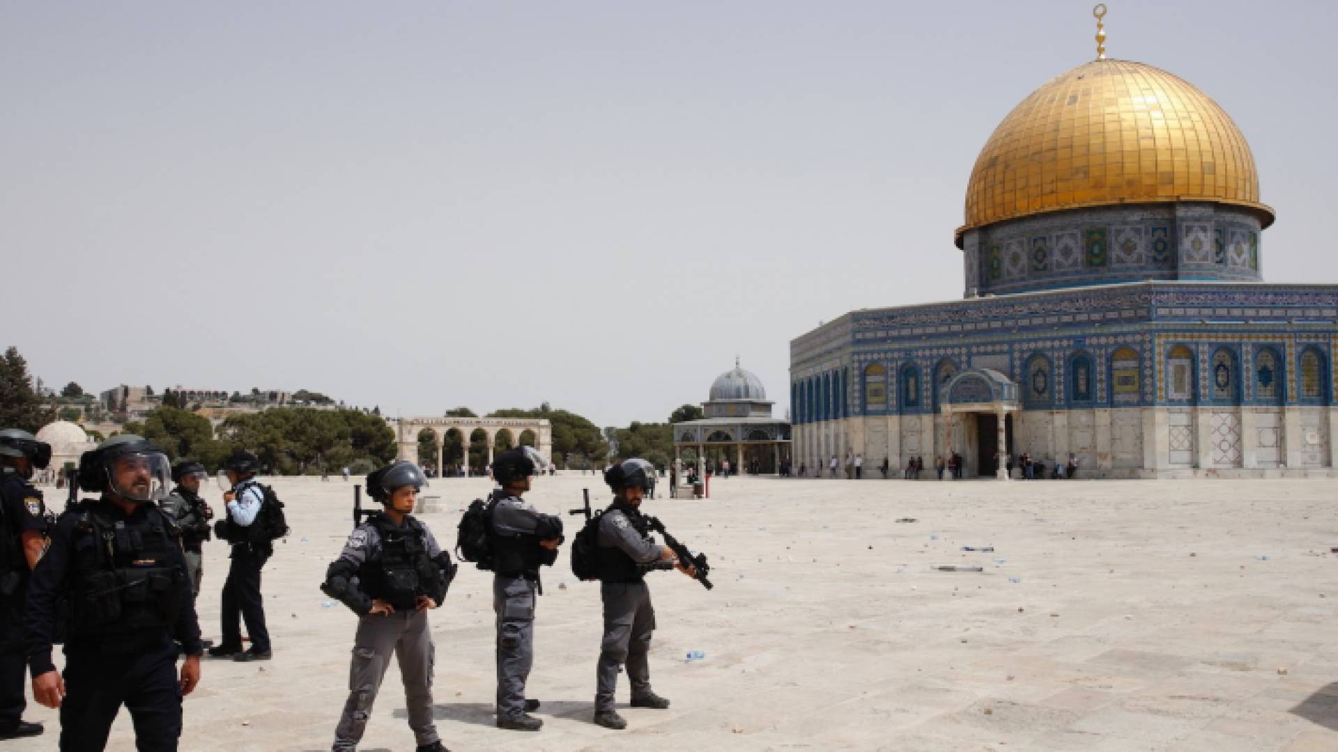 قوات الاحتلال تقتحم المسجد الأقصى