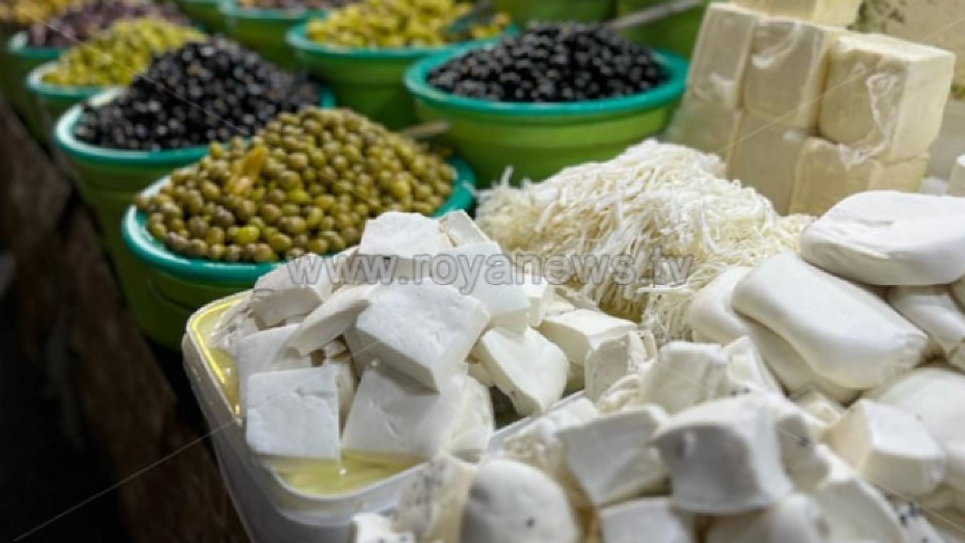 أصناف من المواد الغذائية