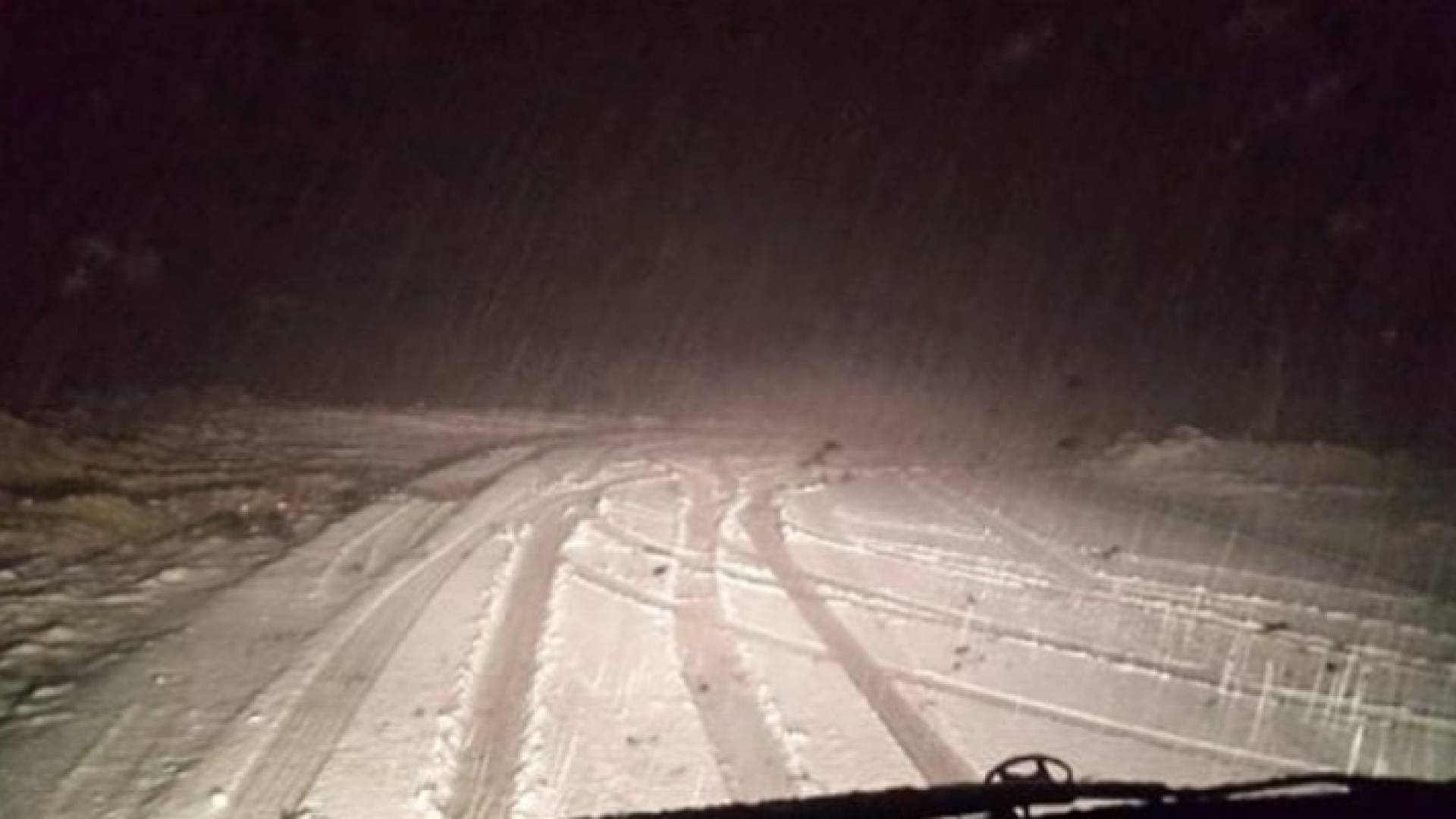 صورة أرشيفية من تساقط الثلوج في مرتفعات الهيشة بمحافظة الشوبك