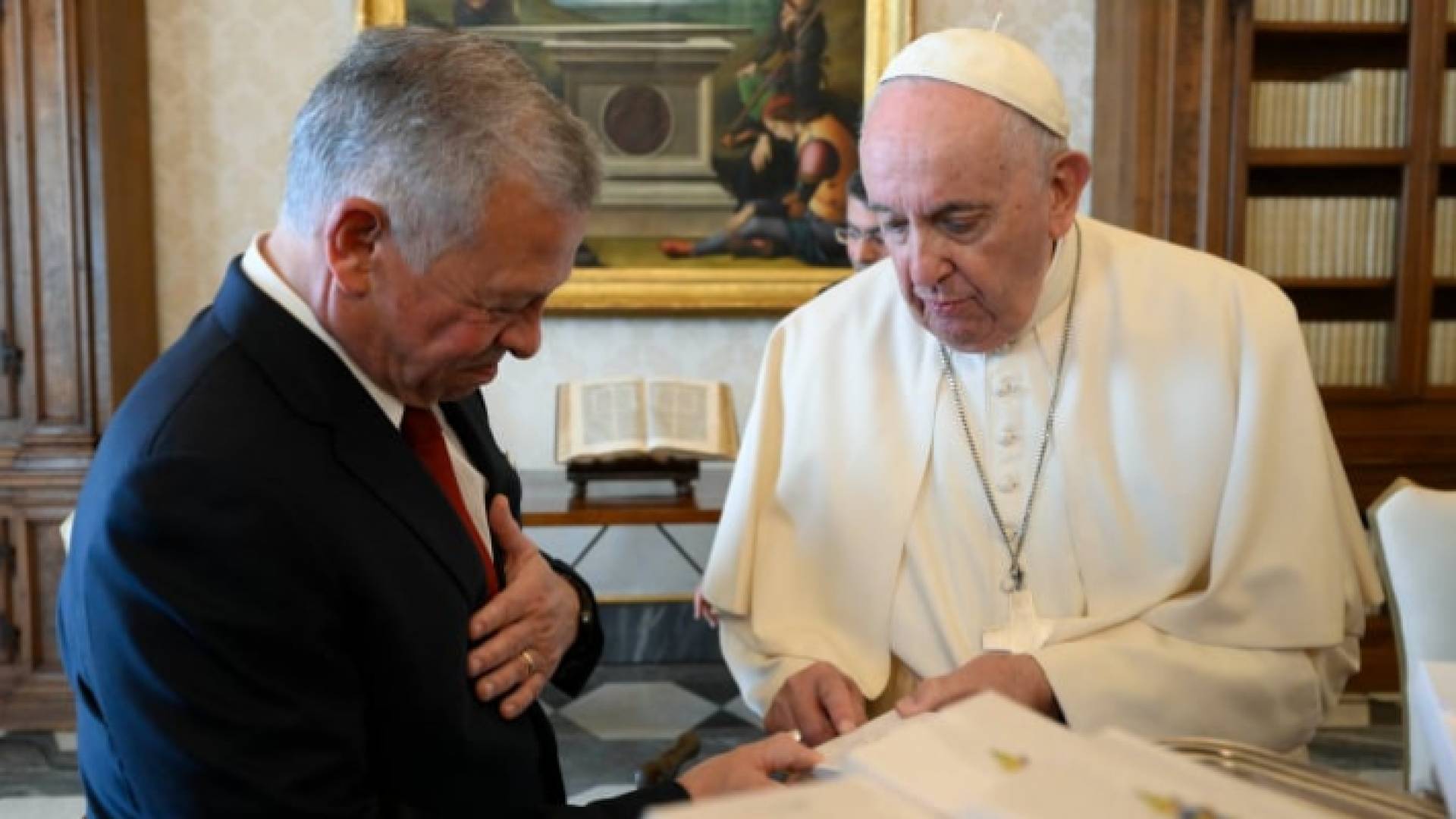 صورة أرشيفية لجلالة الملك عبدالله الثاني وقداسة البابا فرانسيس