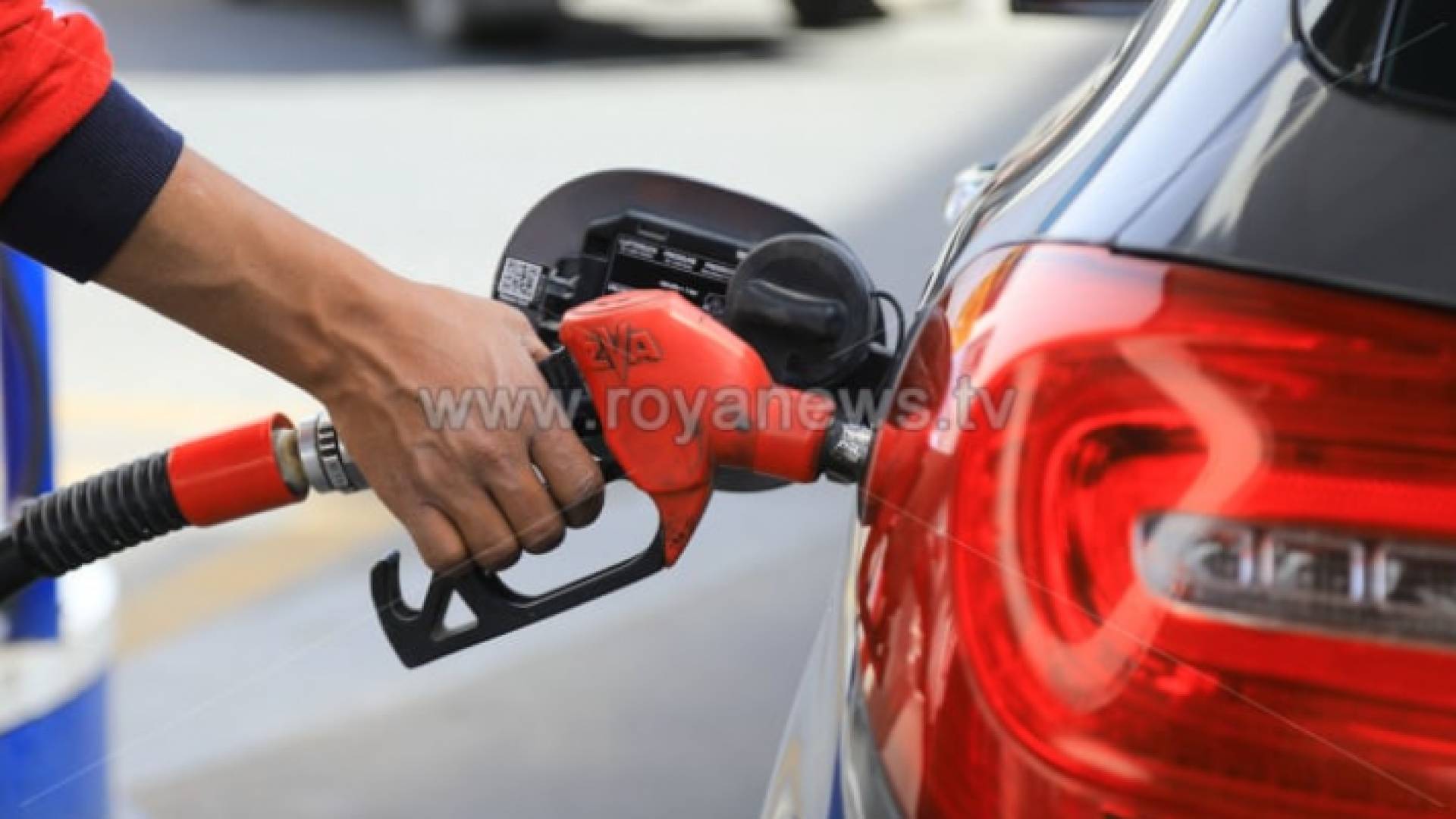 تعبئة مشتقات نفطية "أرشيفية"