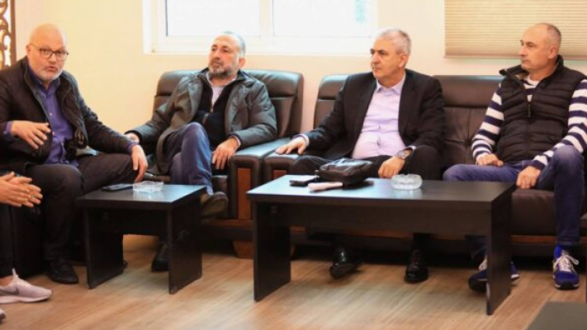 من الاجتماع