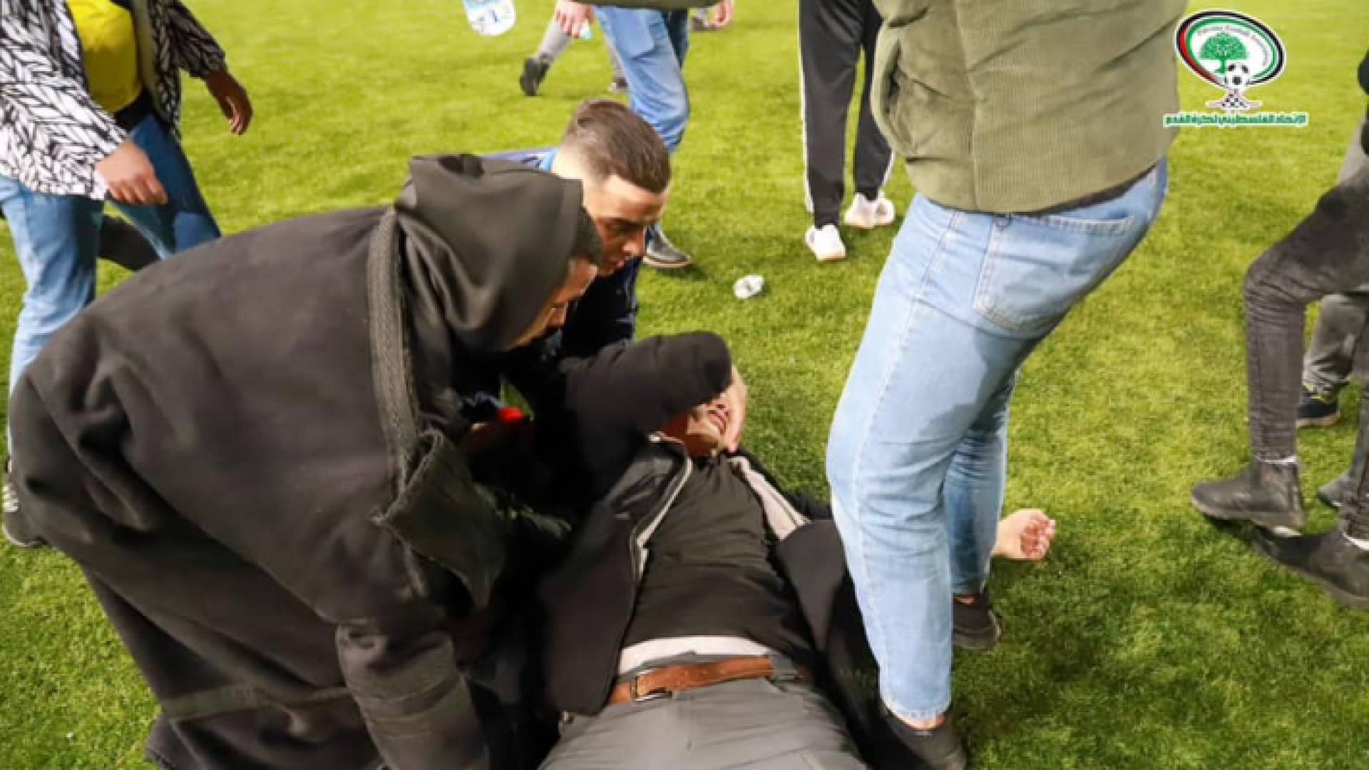 أحد المشجعين بعد إعتداء جنود الإحتلال عليه