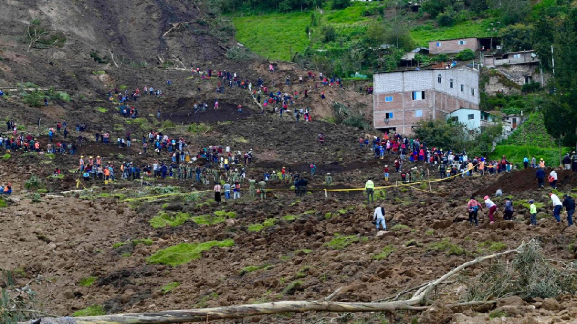 انهيار أرضي في الإكوادور