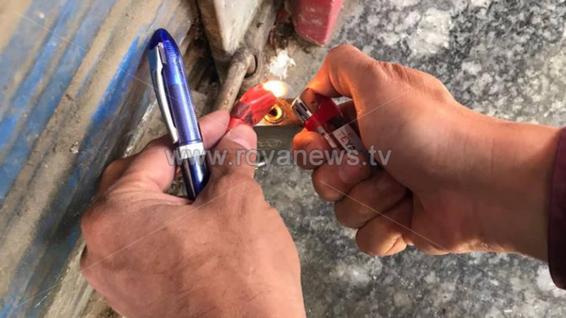 تشميع محل تجاري بالشمع الأحمر