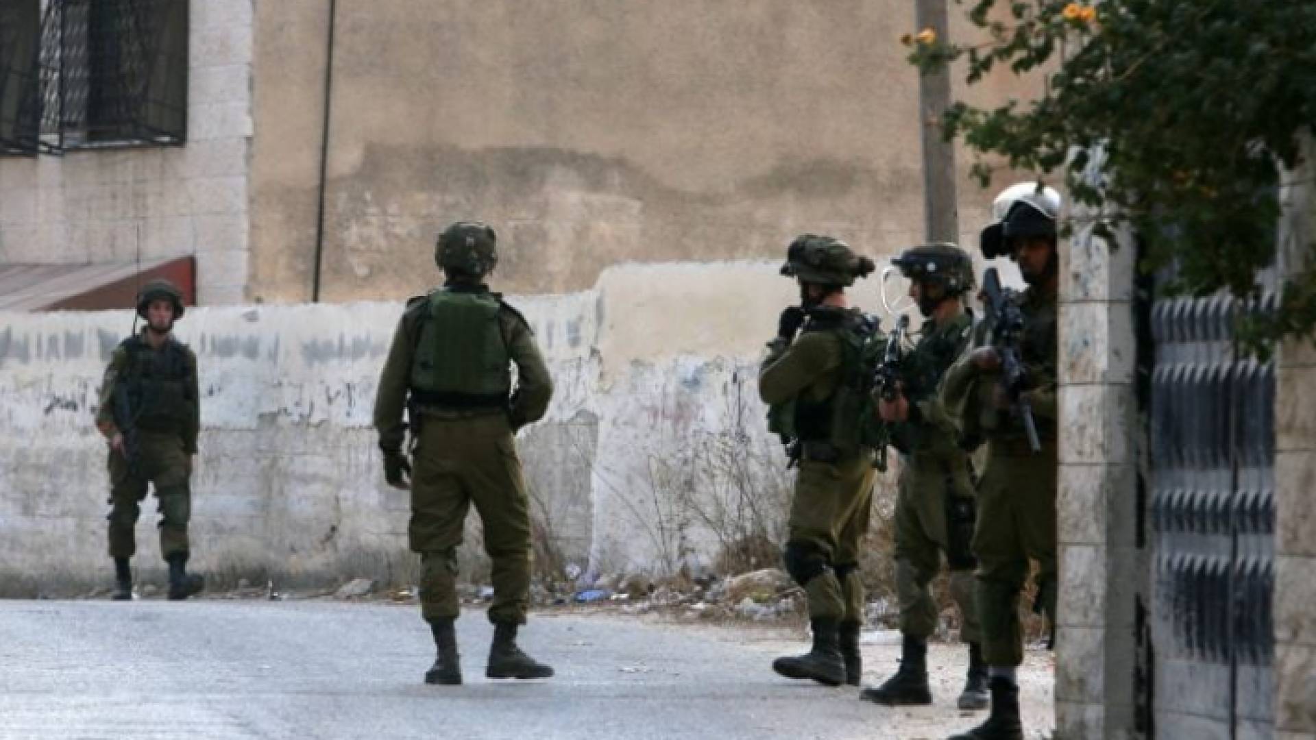 عناصر من قوات الاحتلال