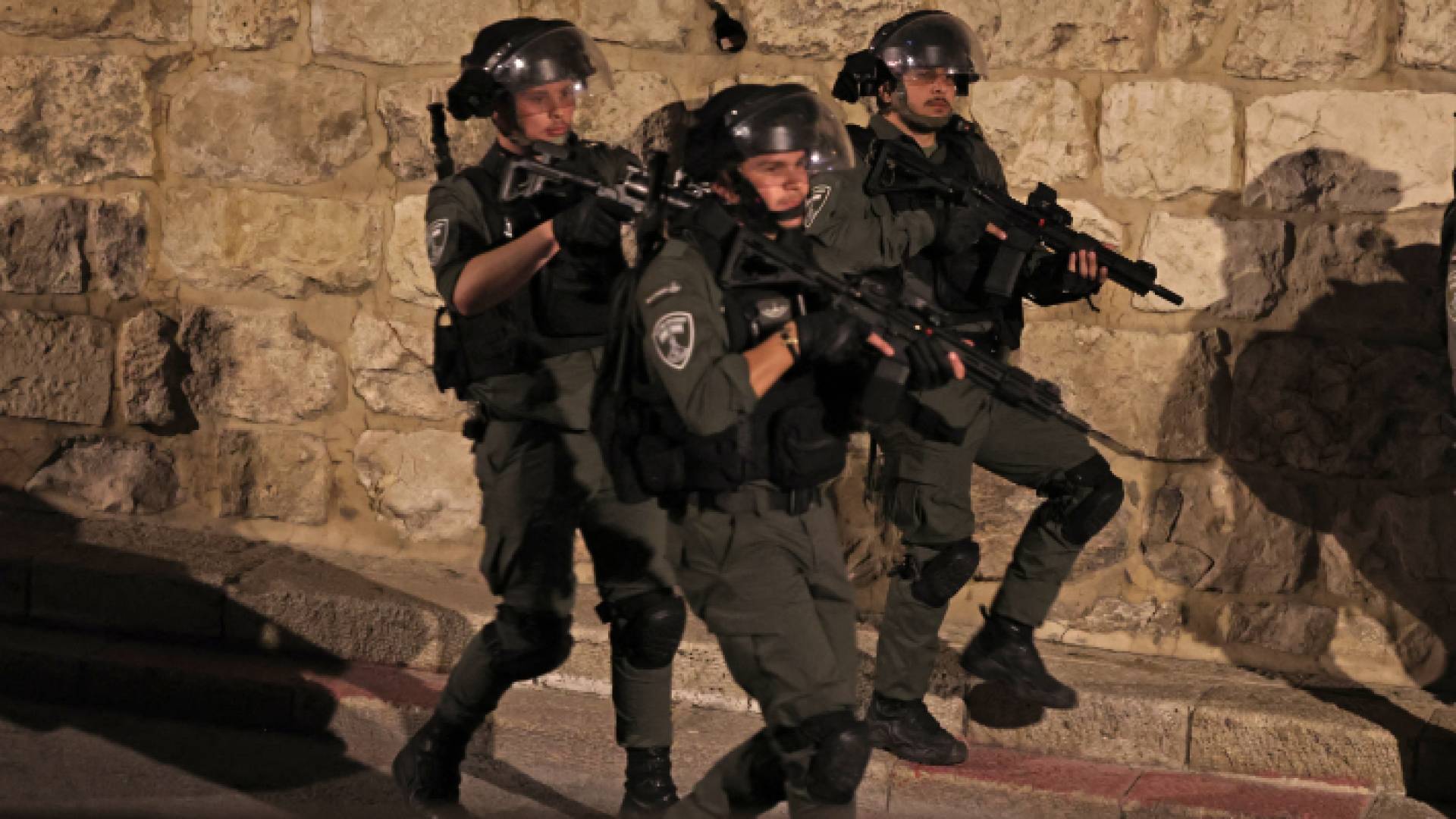 خلال اقتحام قوات الاحتلال للمسجد الأقصى