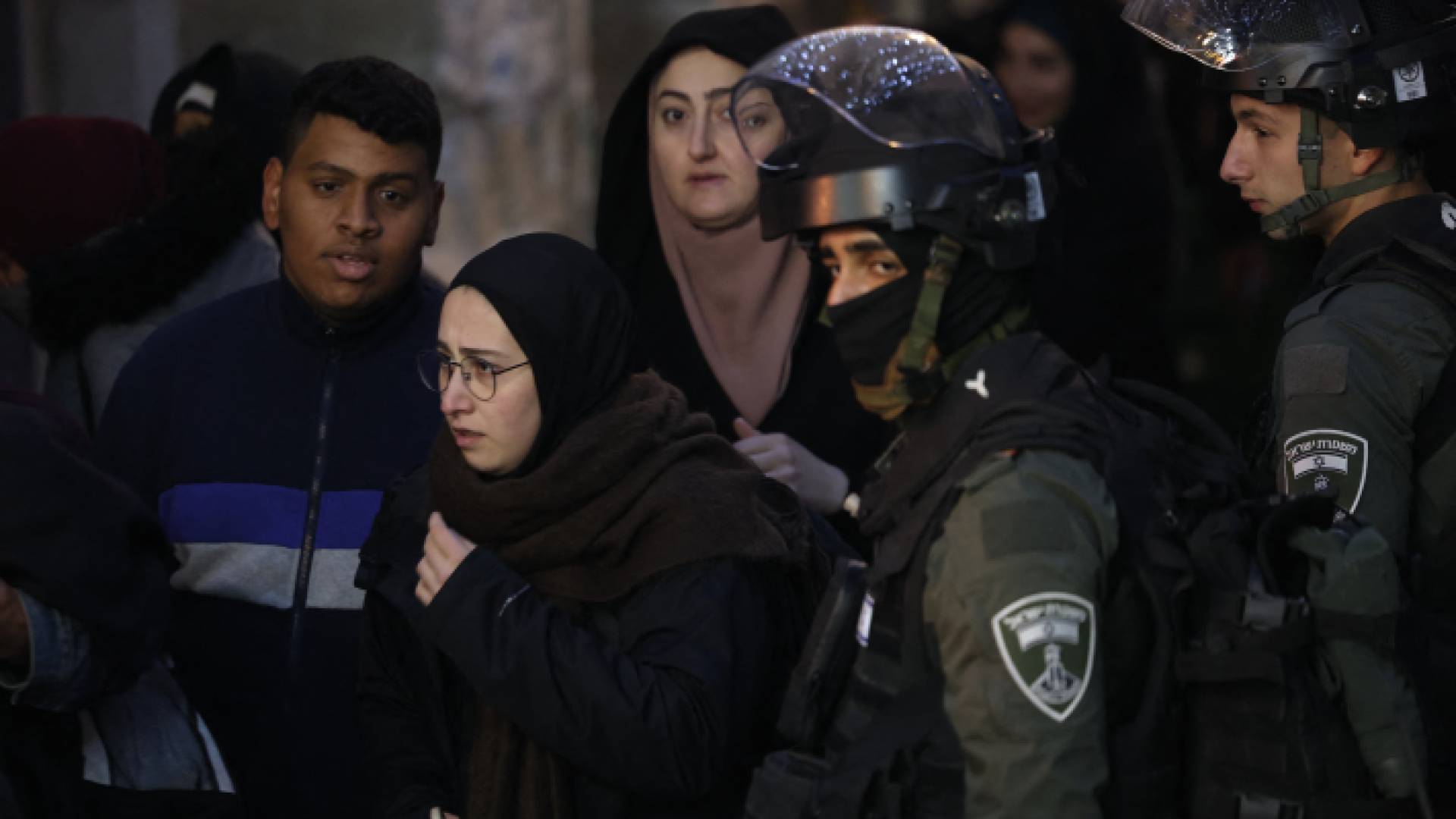 خلال اقتحام قوات الاحتلال للمسجد الأقصى