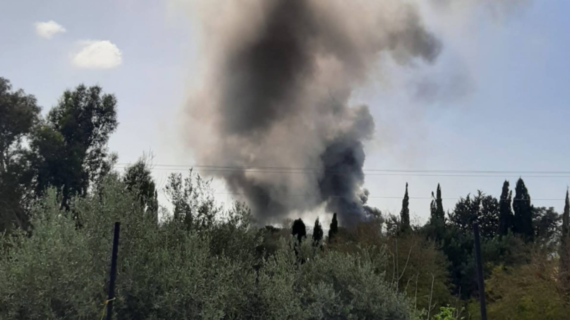 جانب من الحرائق التي أحدثته الصواريخ في شمال فلسطين