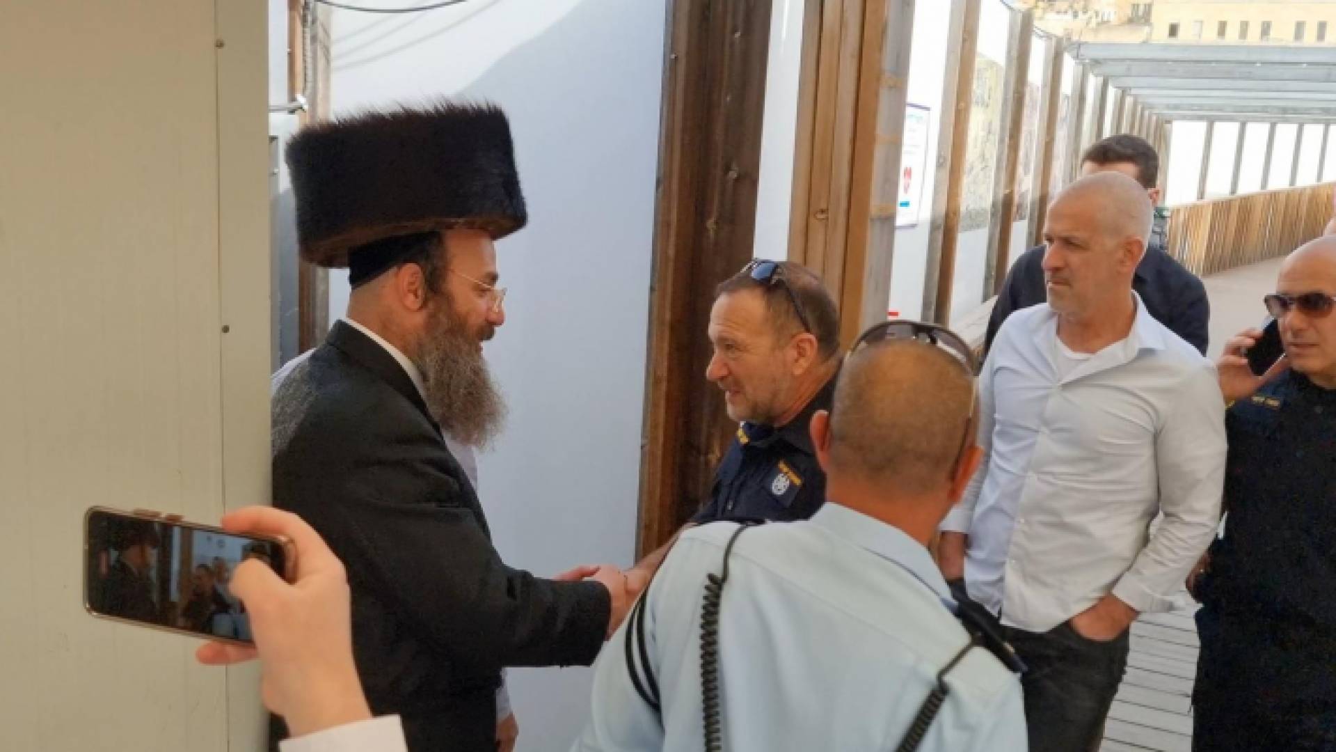 رئيس أمن الاحتلال "الشاباك" يتابع اقتحام المستوطنين للأقصى