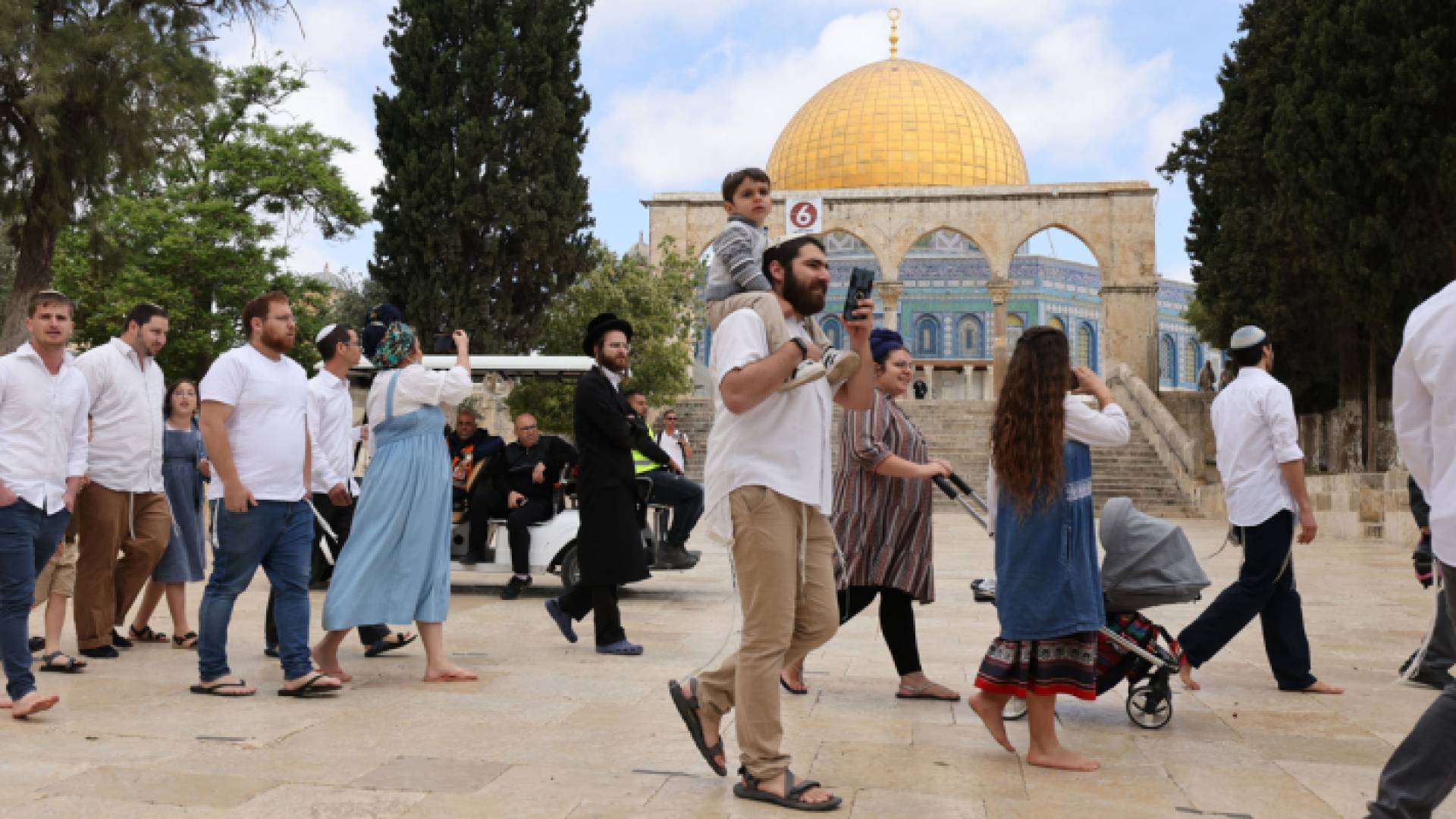 مستوطنون يقتحمون الأقصى