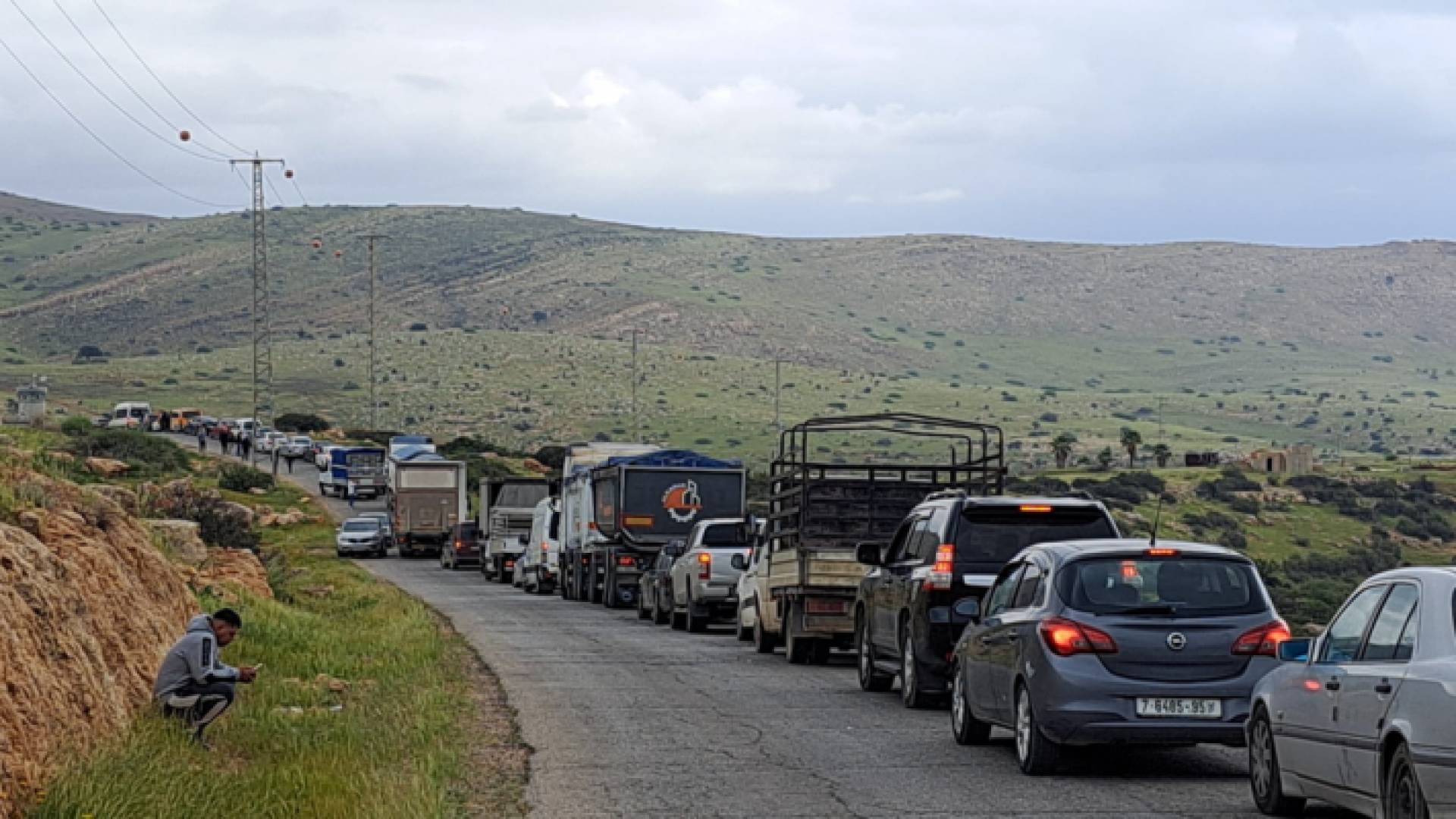أزمة على أحد الحواجز العسكرية في الضفة الغربية