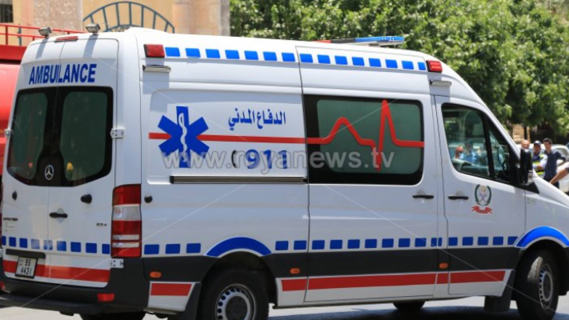 مركبة تابعة للدفاع المدني