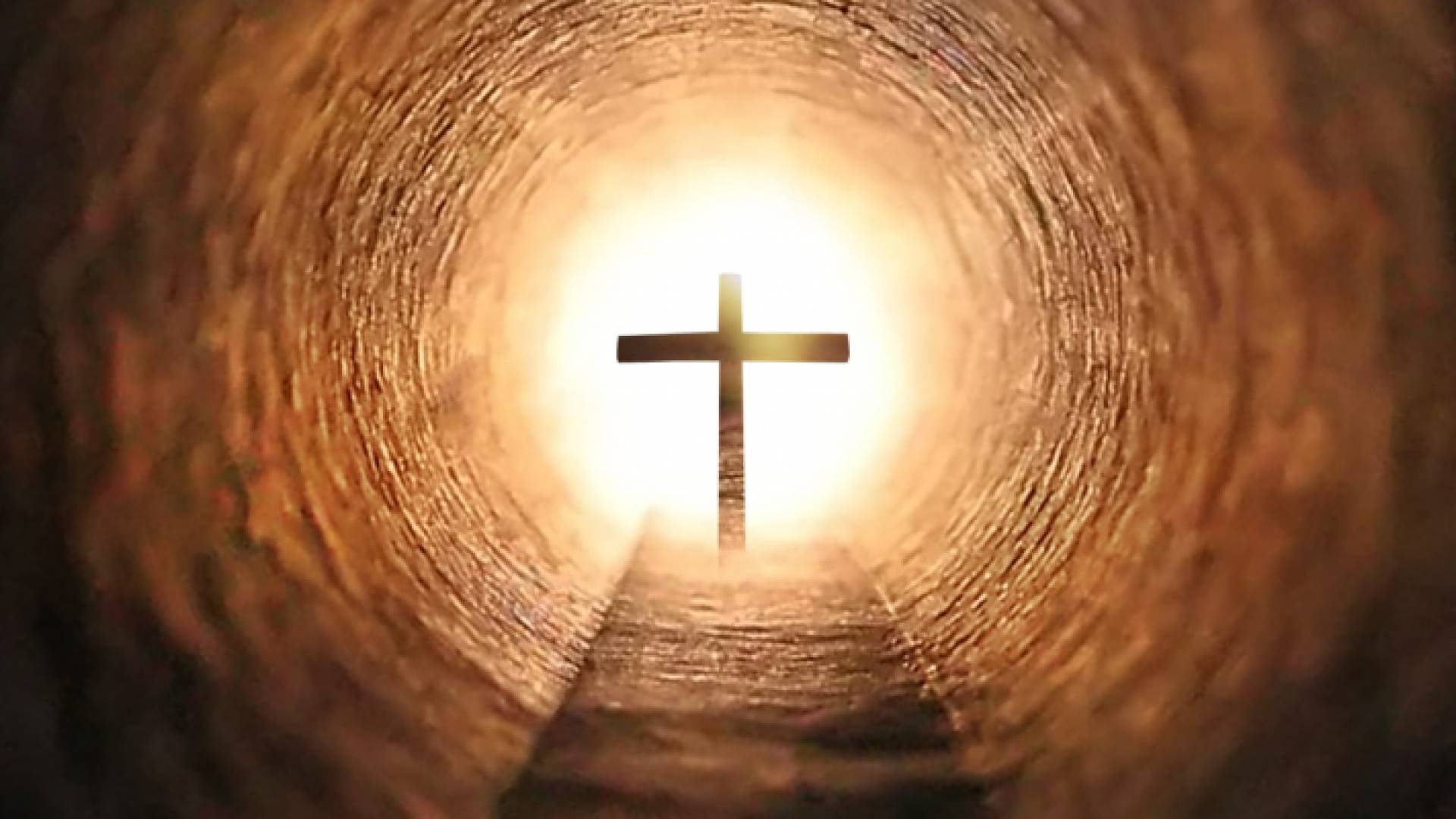 صورة لصليب والنور من خلفه "تعبيرية"