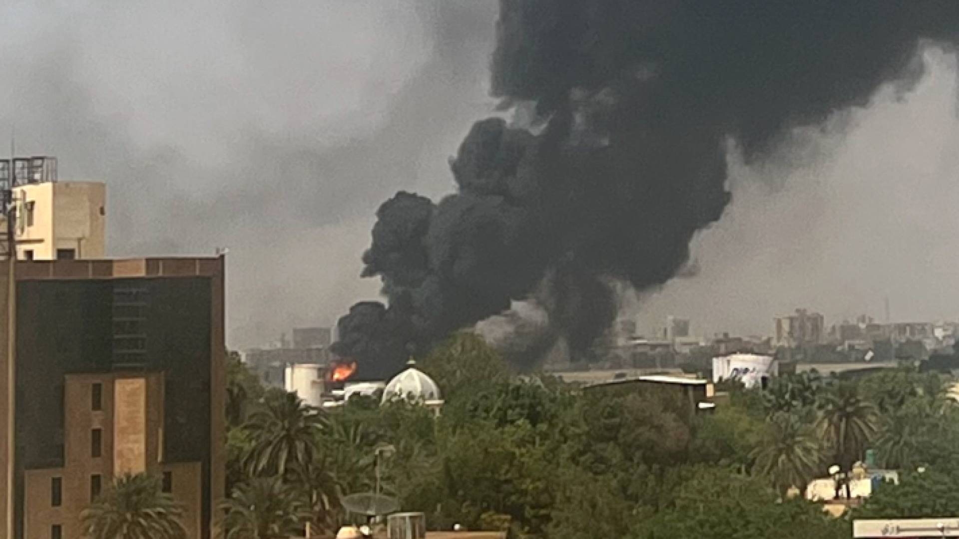 جانب من الاقتتال بين قوات الدعم السريع والجيش السوداني