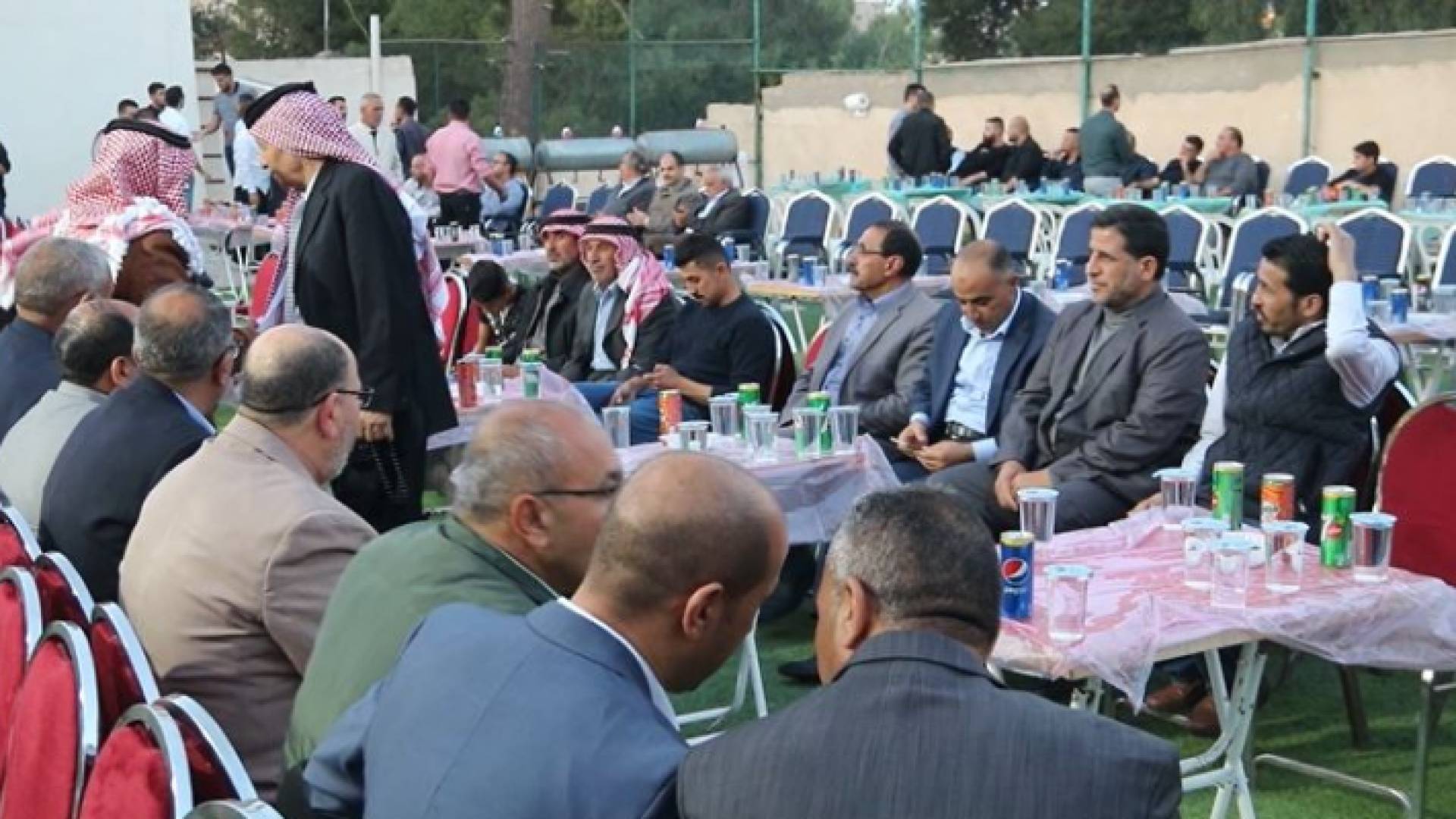 من مأدبة الإفطار المقامة في حفل الزفاف