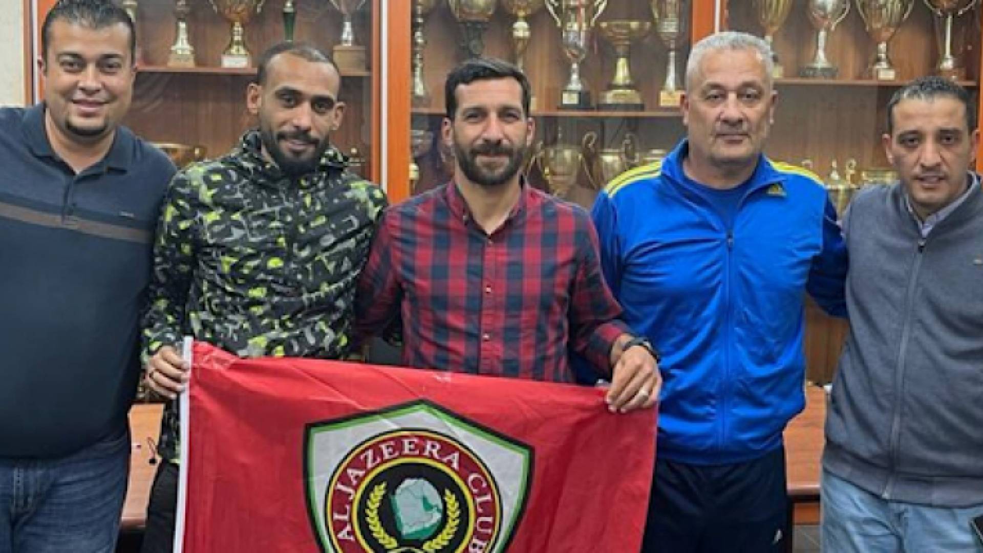 3 لاعبين ينضمون إلى نادي الجزيرة