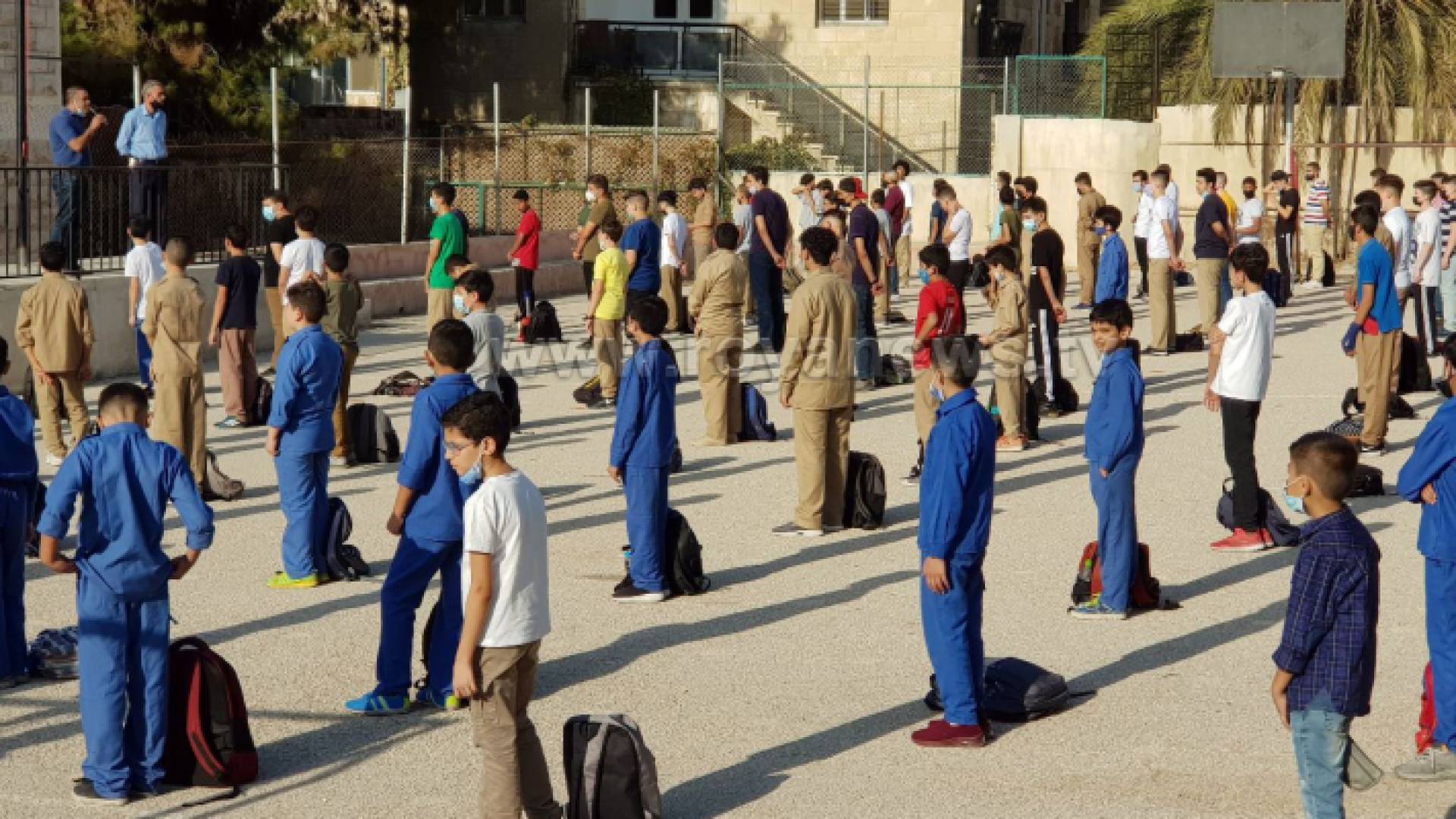 طلبة مدارس في الطابور الصباحي