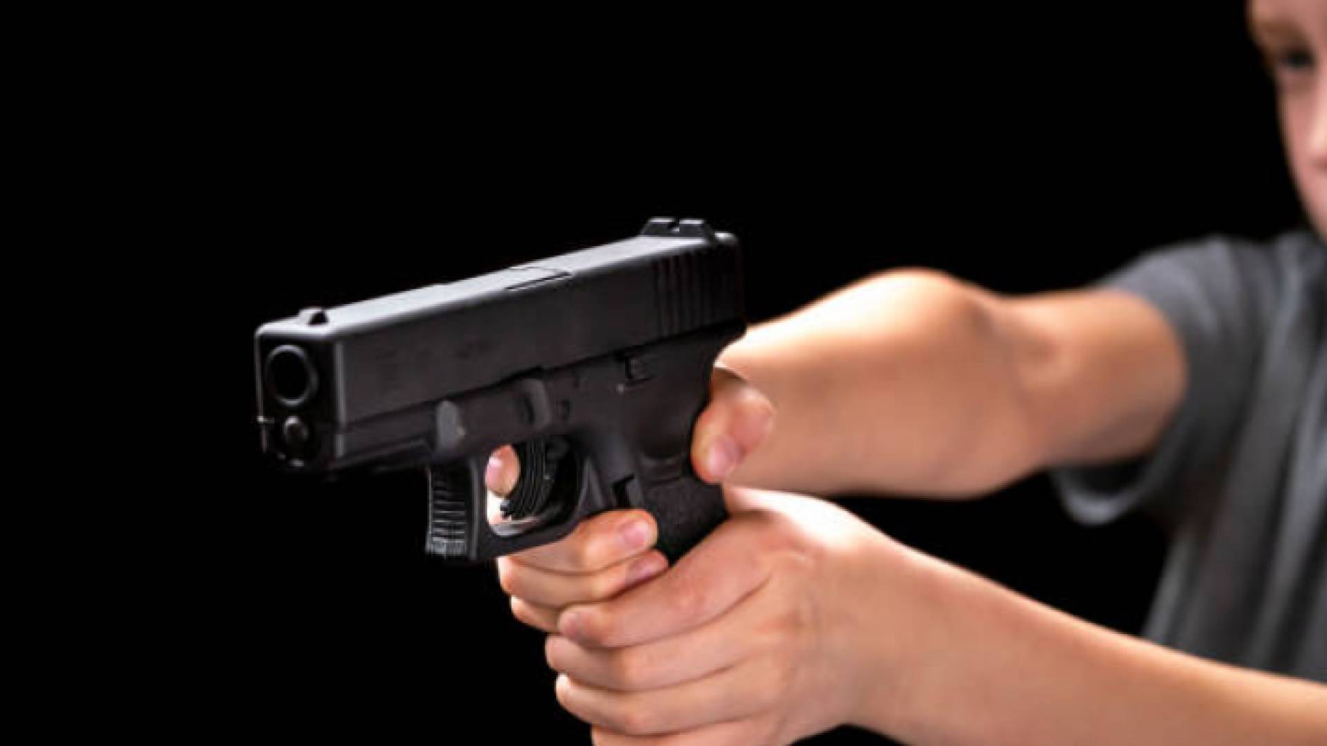 حدث يحمل مسدس - تعبيرية