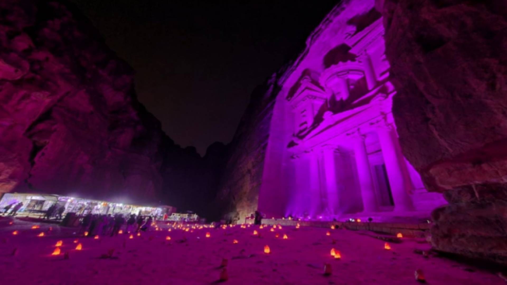 إضاءة البترا