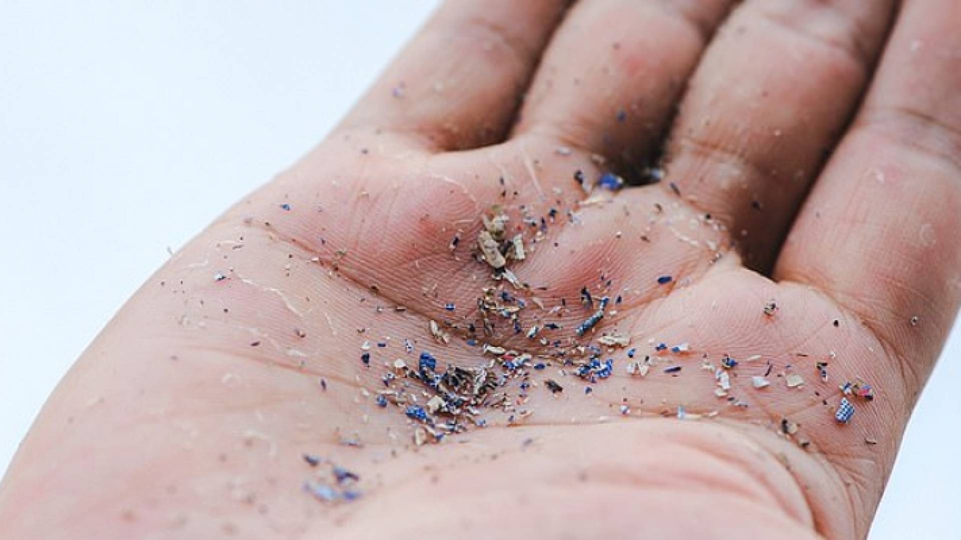 مواد بلاستيكية دقيقة