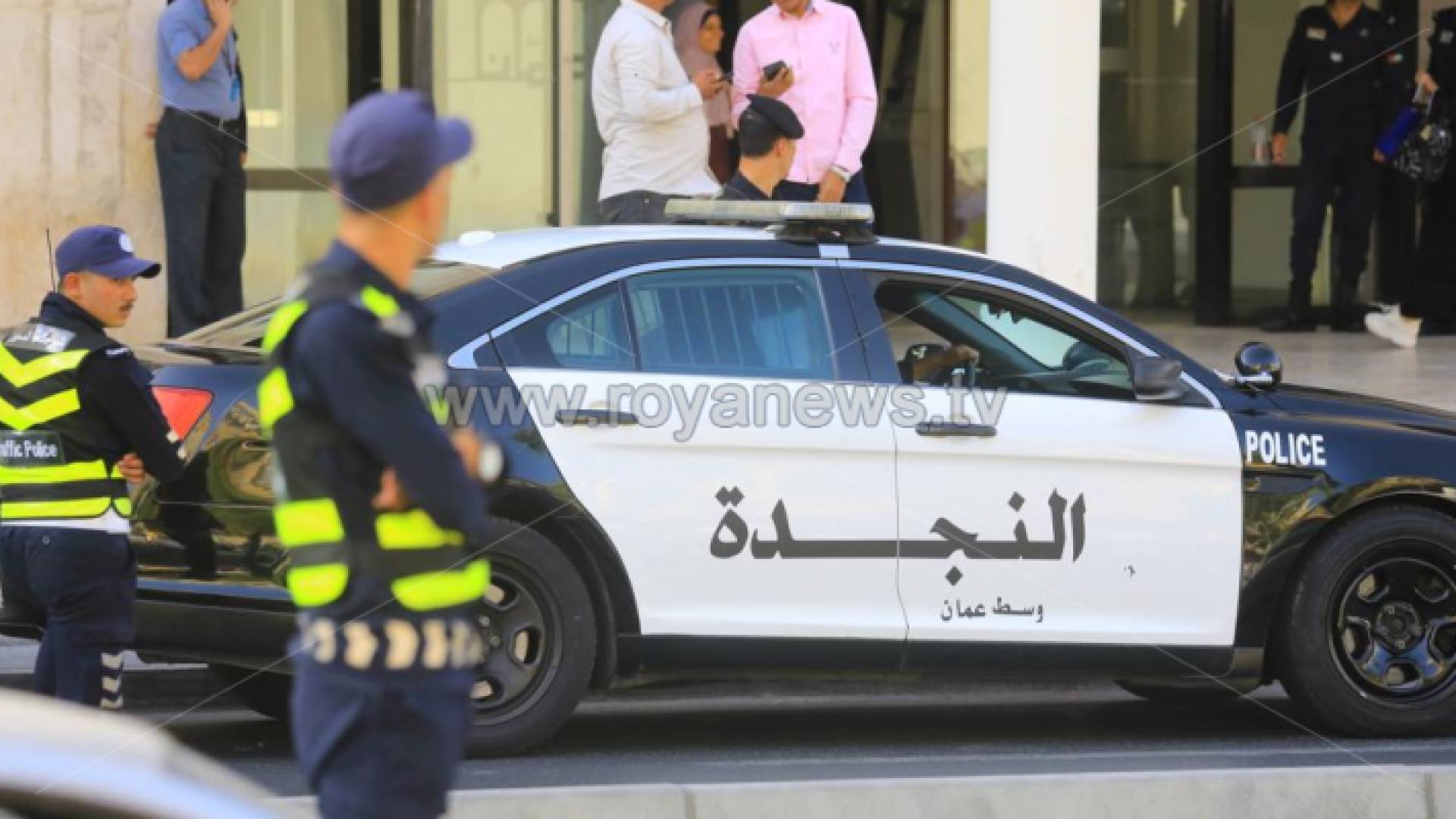 دورية تابعة للأمن العام في أحد شوارع العاصمة عمان