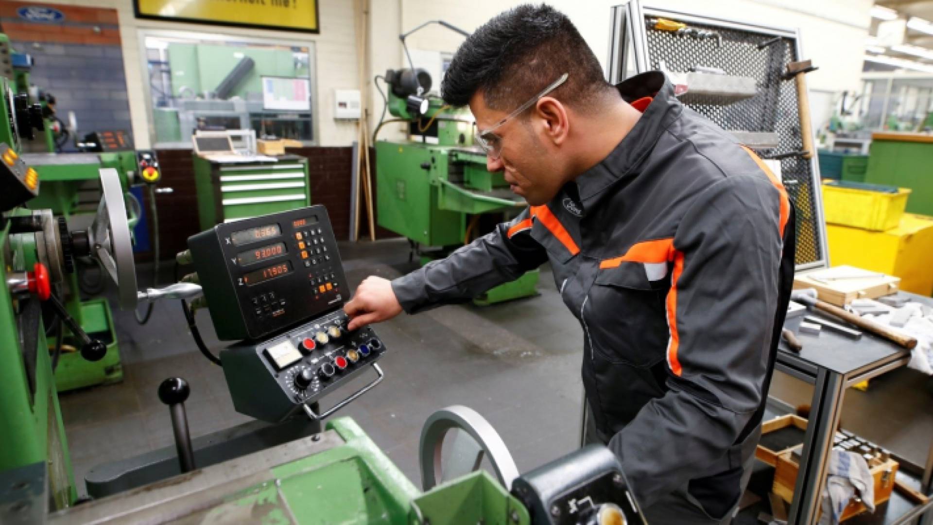 طالب تعليم مهني