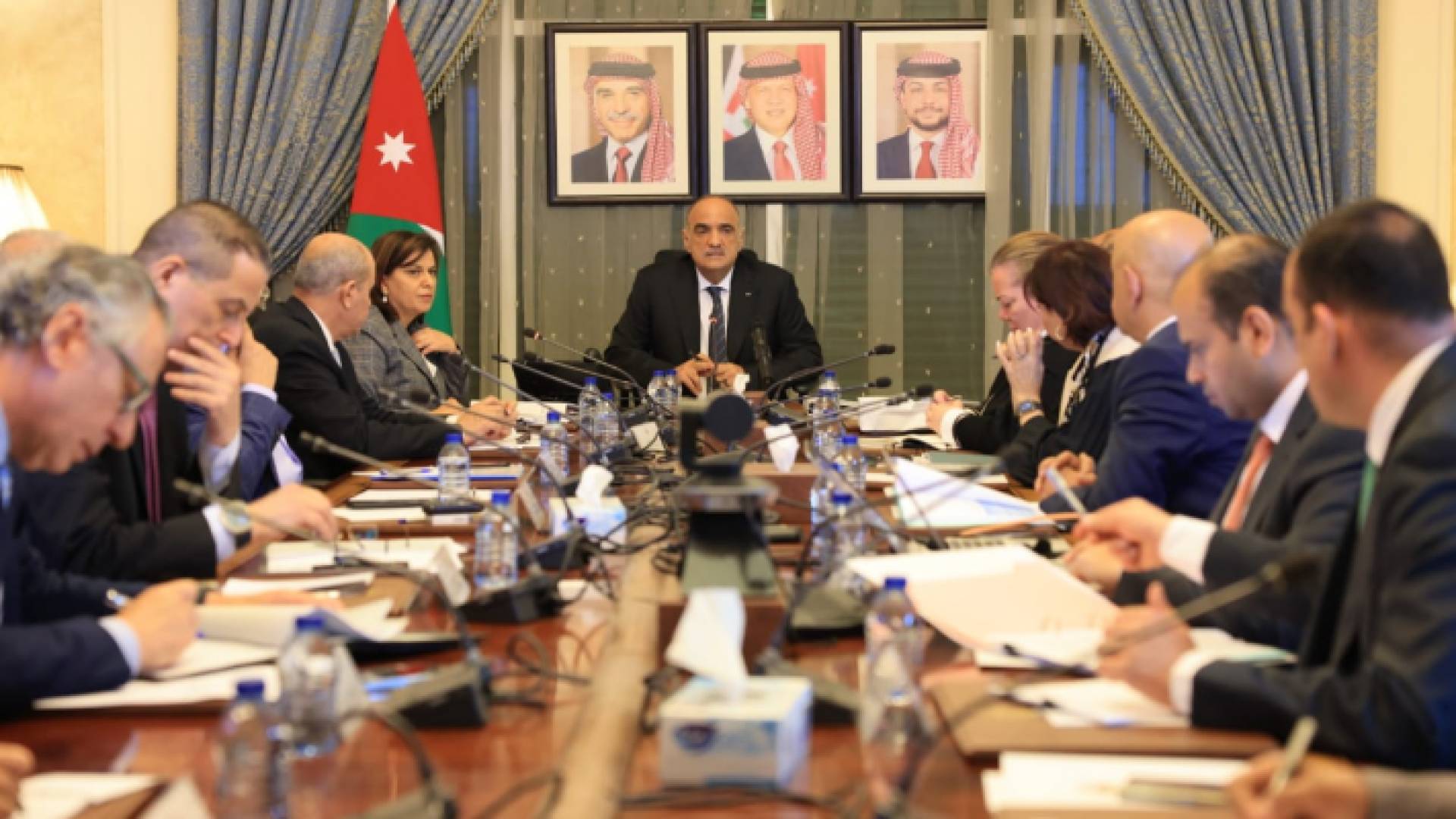 الصورة خلال الجلسة