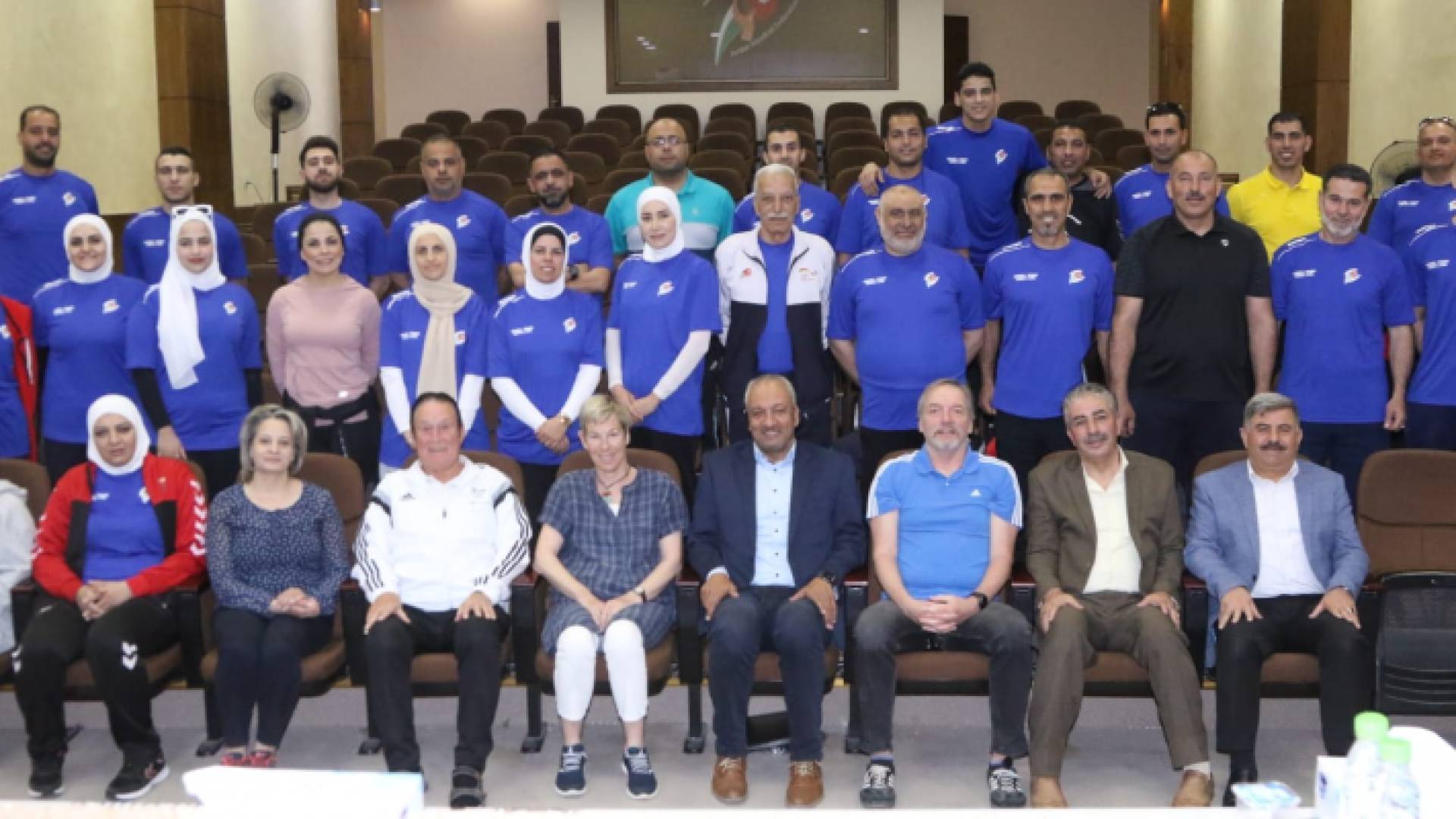 المشاركين في الدورة