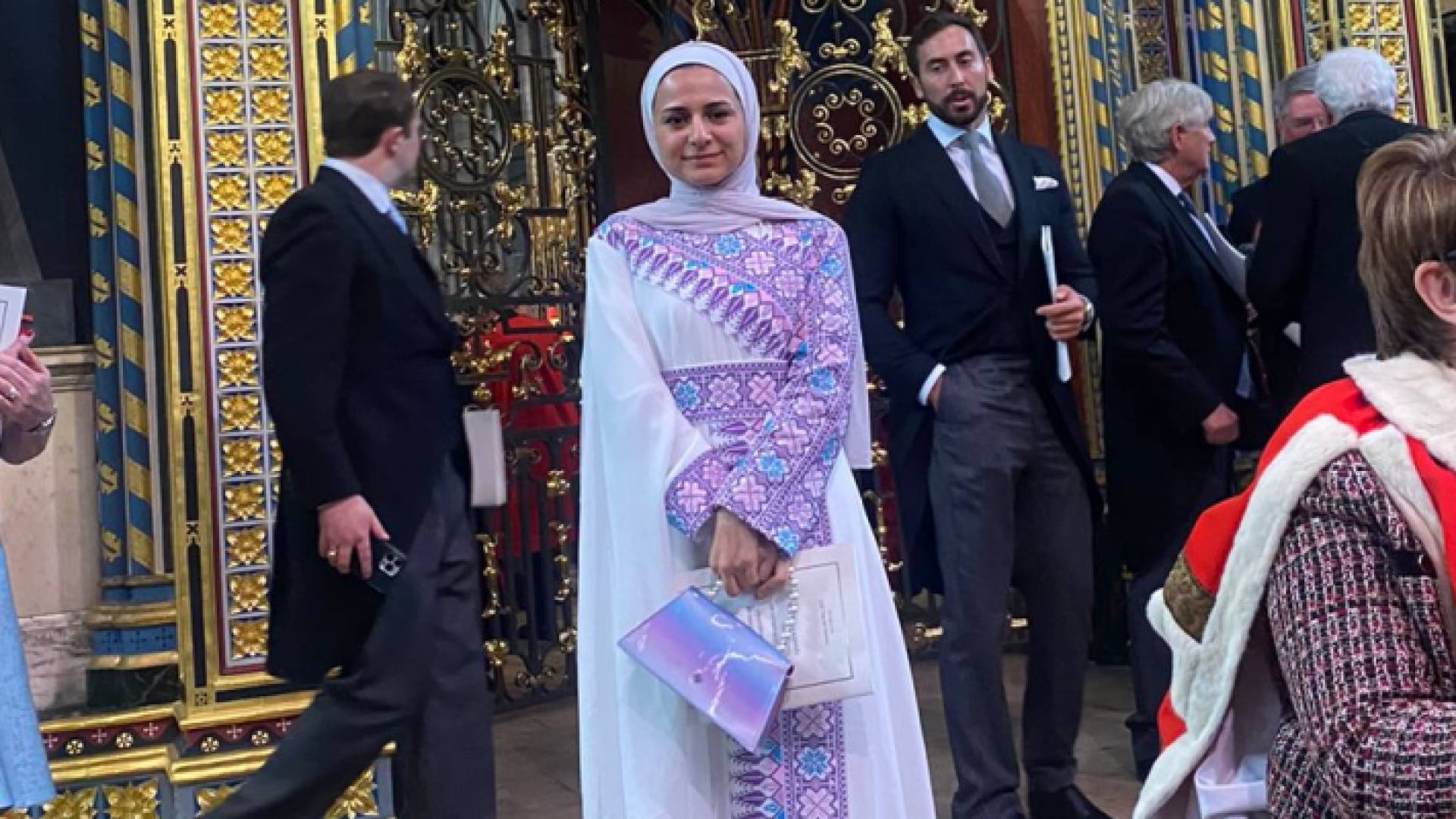 الأردنية سارة ابو الوفا التي شاركت في حفل تتويج الملك شارلز الثالث