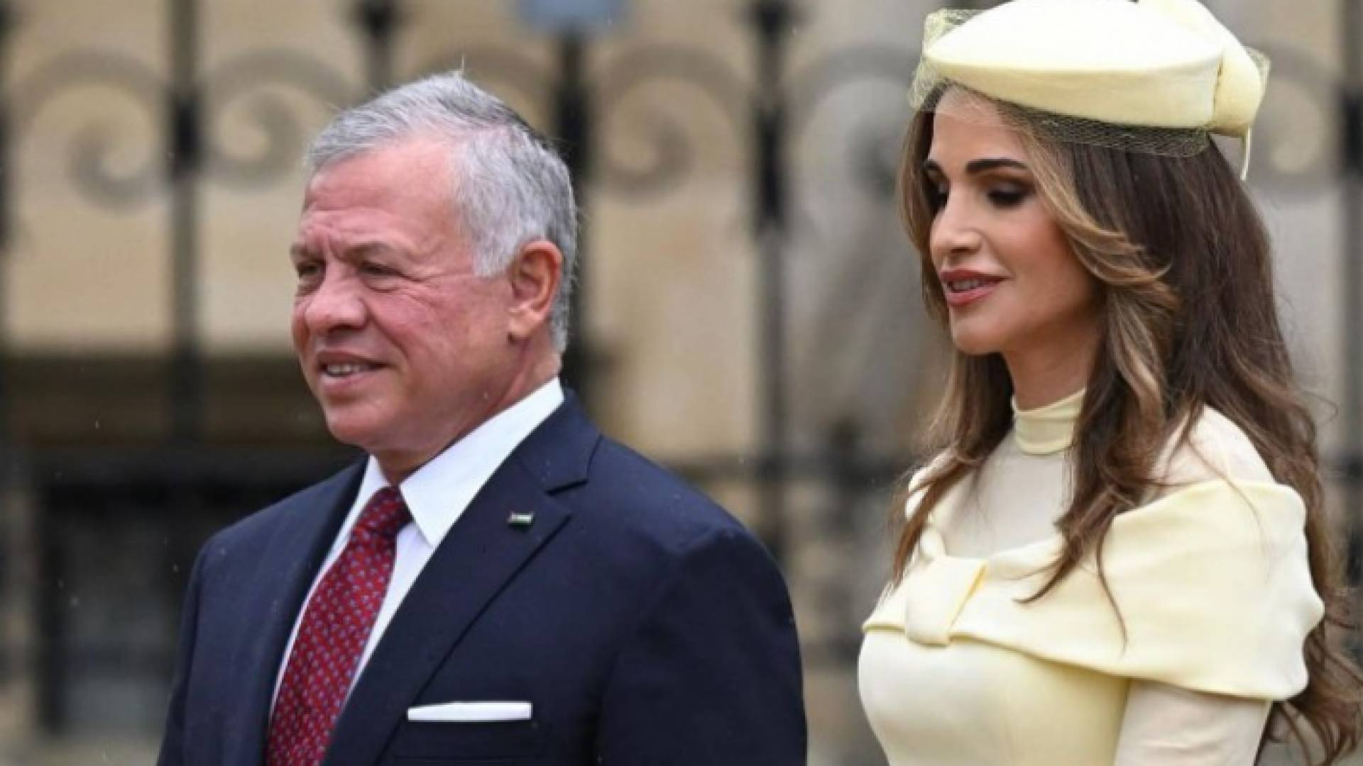 جلالة الملك عبد الثاني وجلالة الملكة رانيا العبدالله خلال حضورهما حفل تتويج الملك تشارلز الثالث