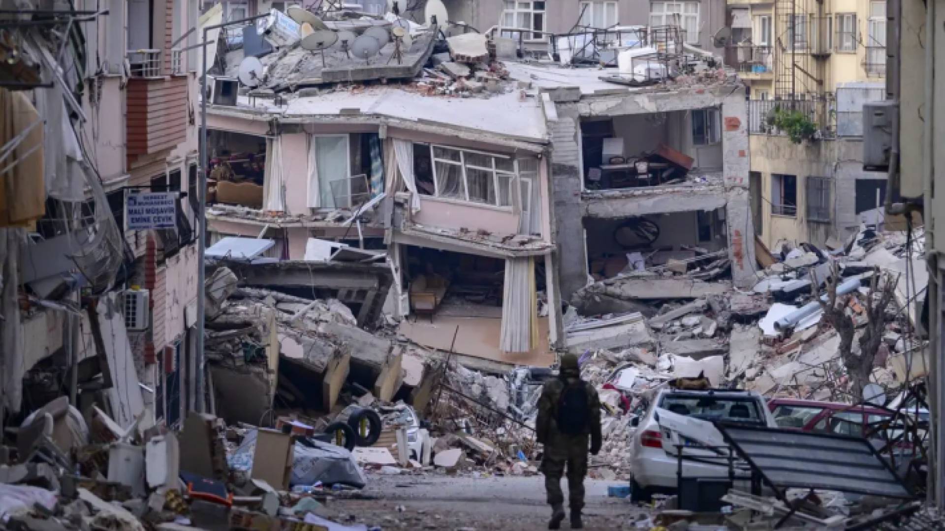 دمار الزلازل في تركيا