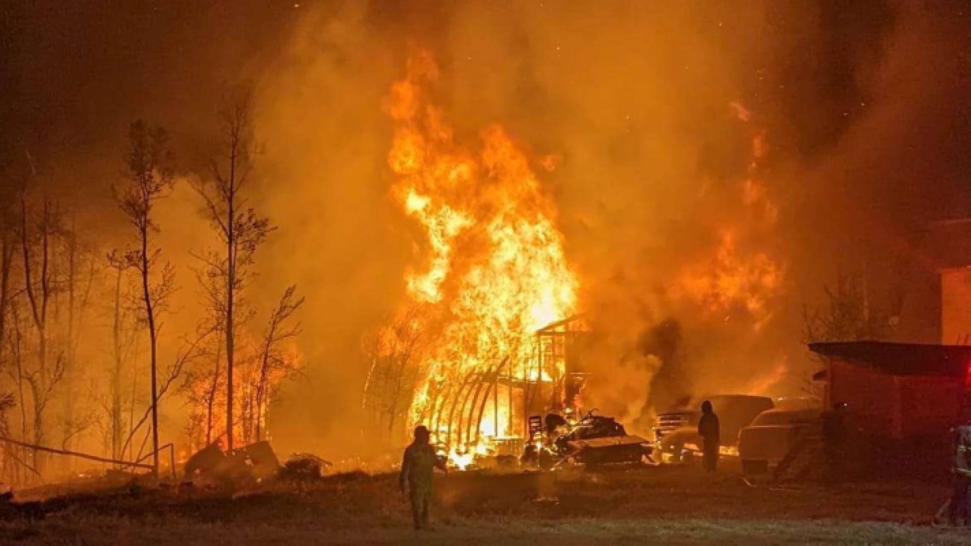 حريق في كندا