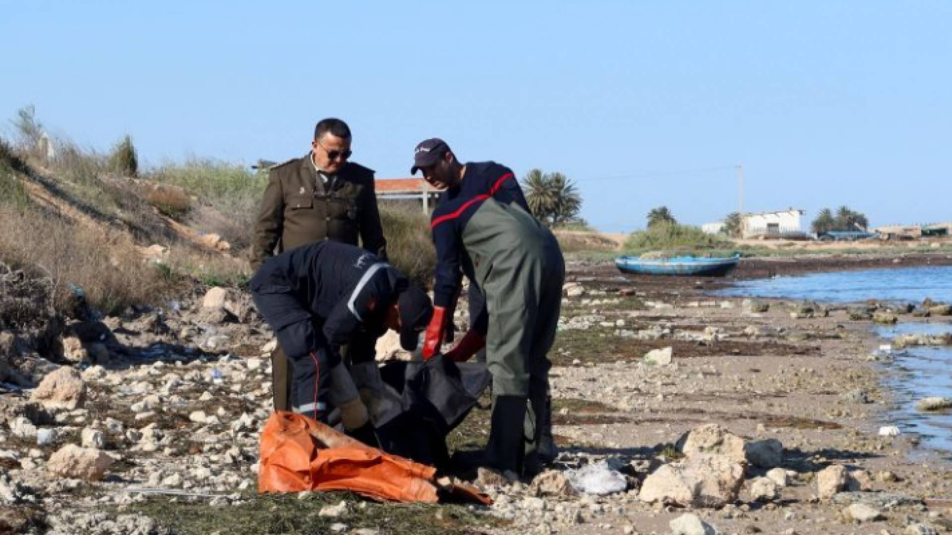 السلطات التونسية تمشط سواحلها