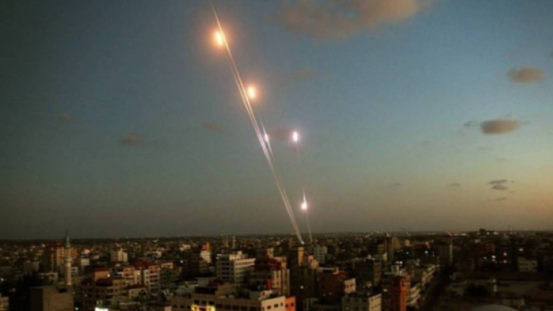 رشقات صاروخية من غزة باتجاه المدن الفلسطينية المحتلة