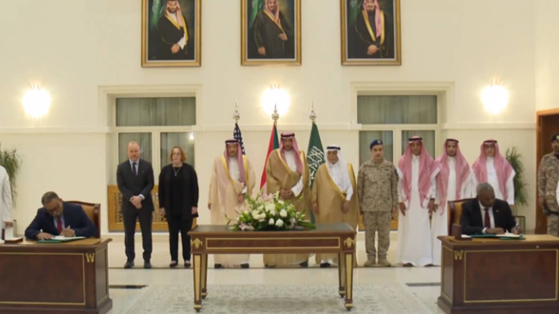 توقيع طرفي النزاع في السودان على "إعلان جدة"