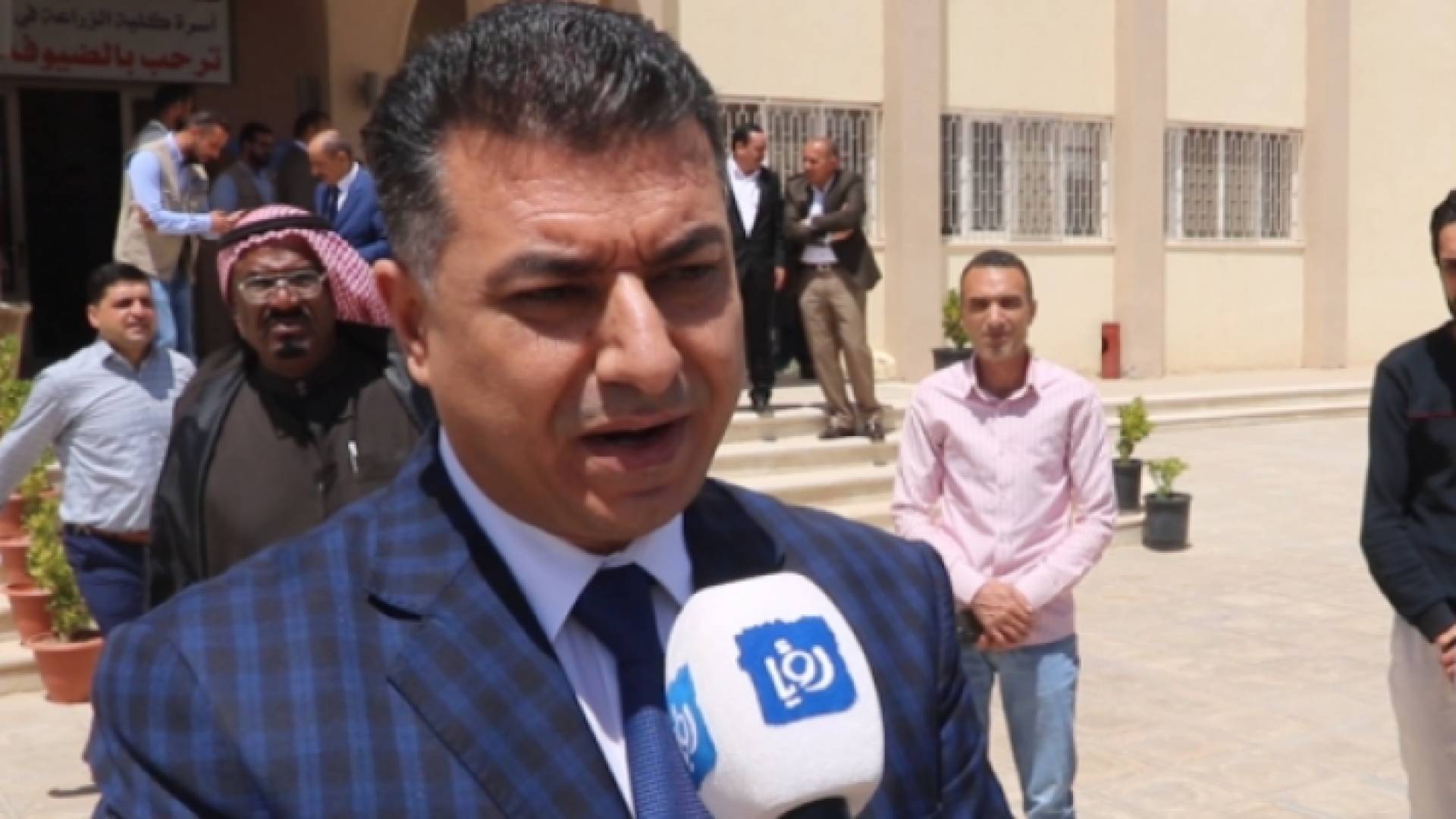 وزير الزراعة المهندس خالد الحنيفات