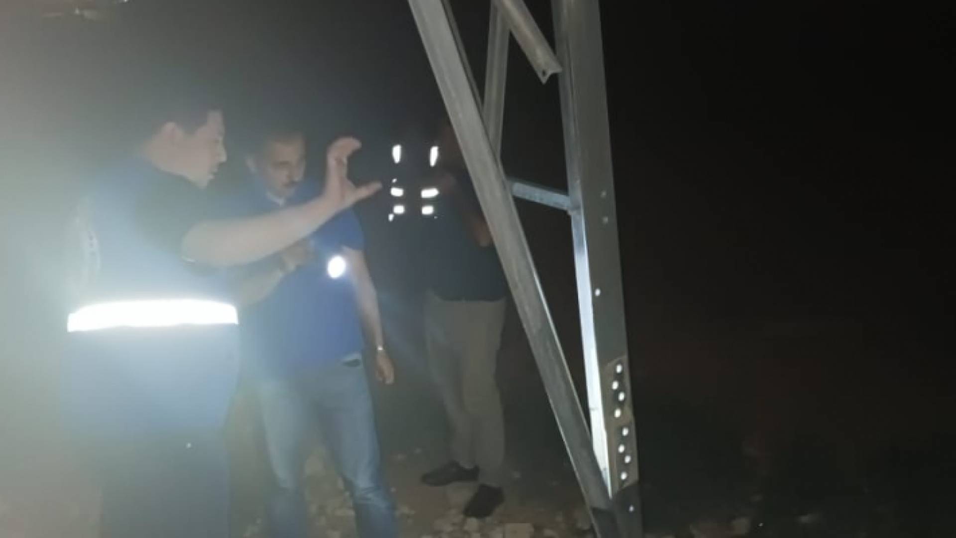 الطاقة والمعادن تتعامل مع حالة اعتداء على برج ضغط عالي بوادي القطار