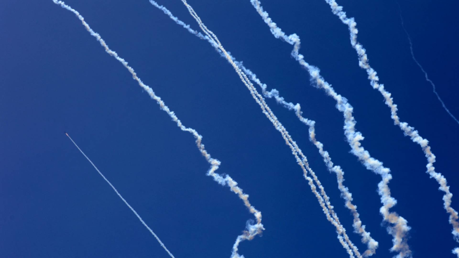 إطلاق صواريخ من غزة