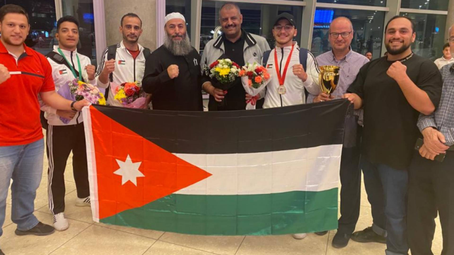 من استقبال الأبطال