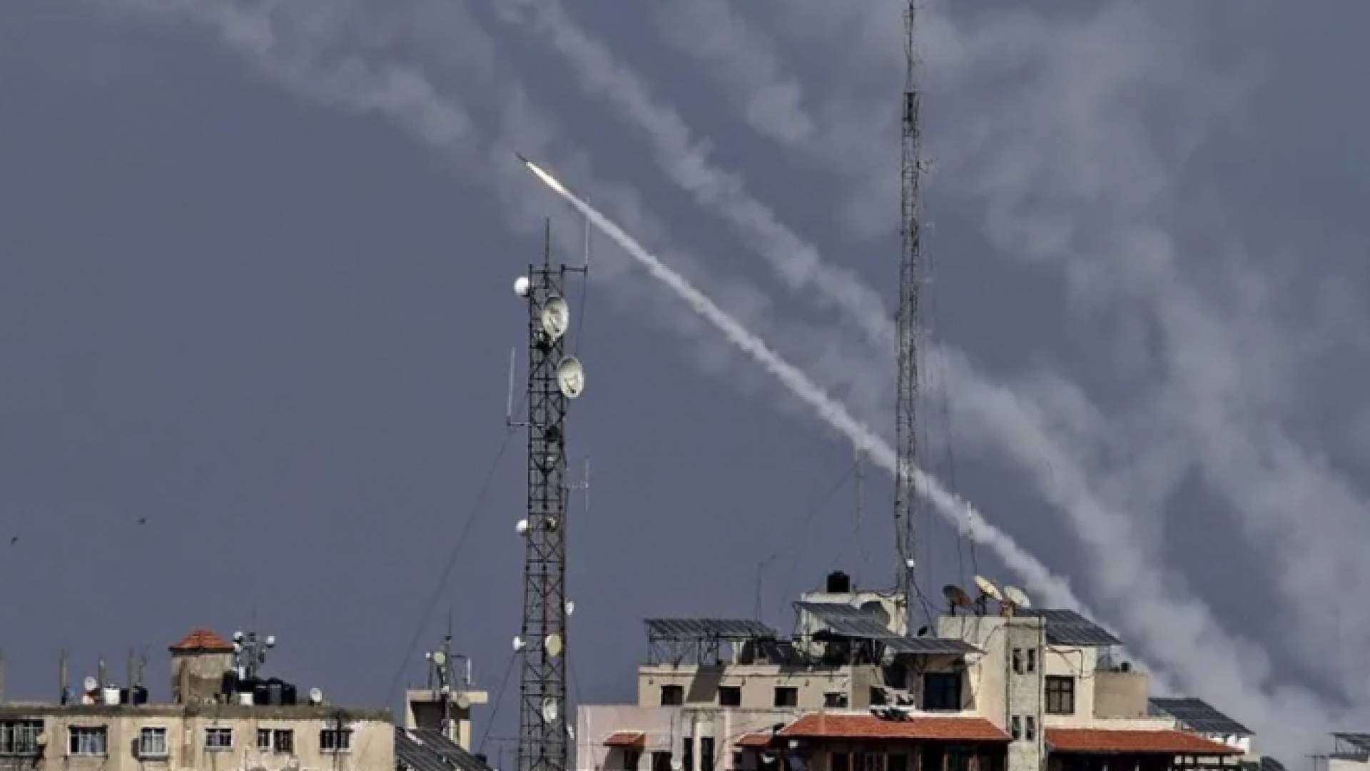 صورة أرشيفية لصاروخ أطلق من قطاع غزة