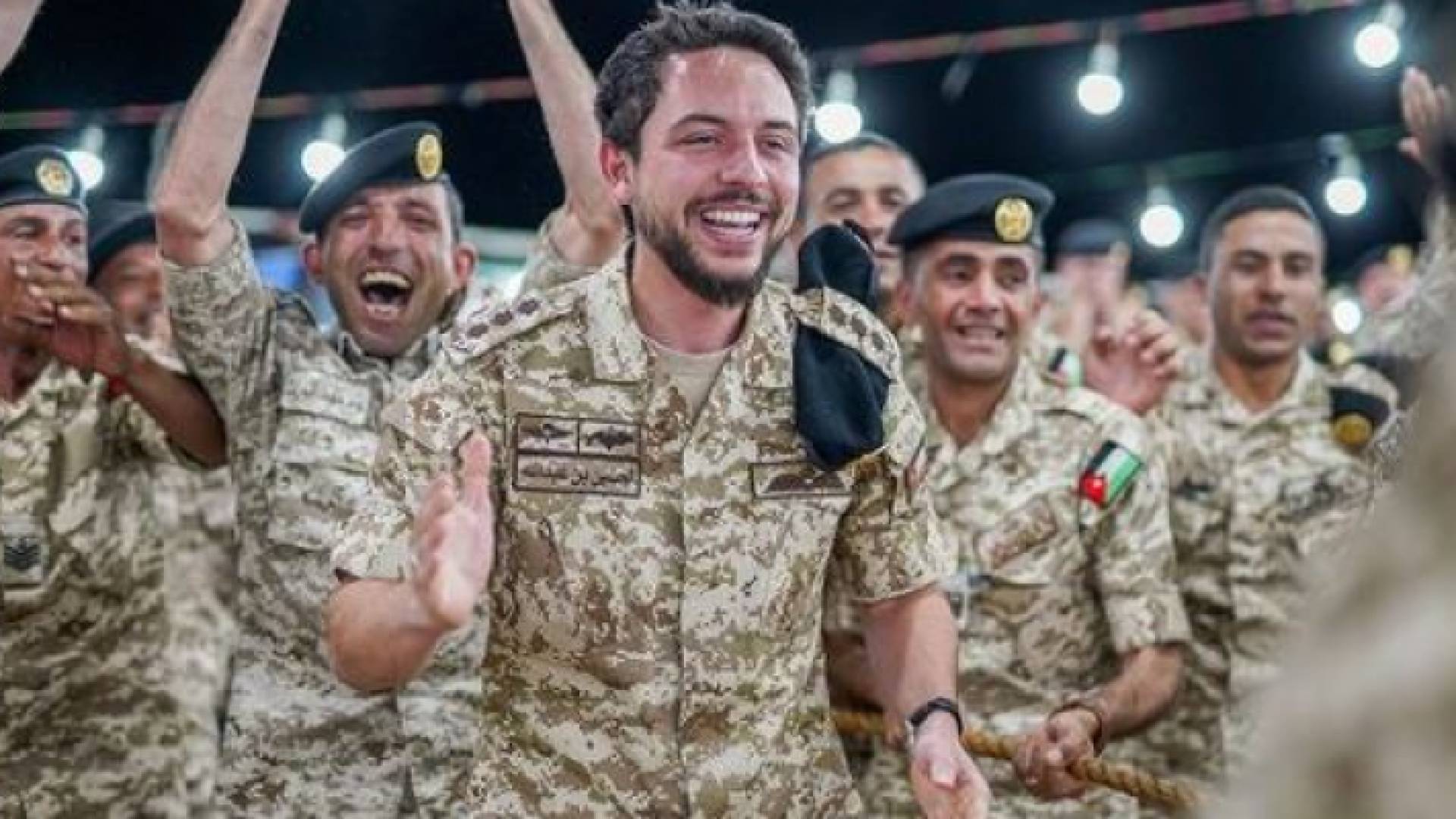 ولي العهد مع رفاق السلاح